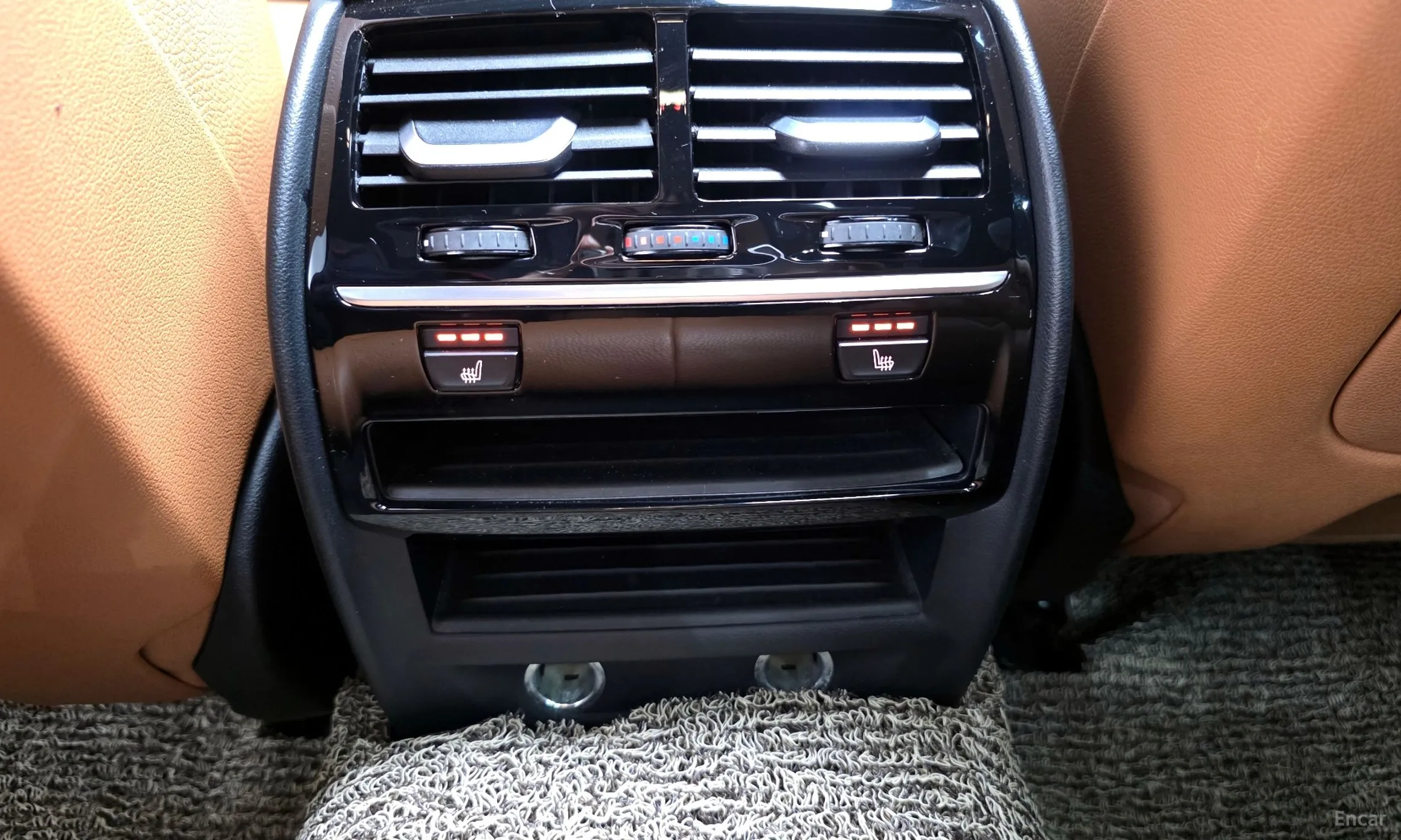 BMW 5 Series (G30) превью 19