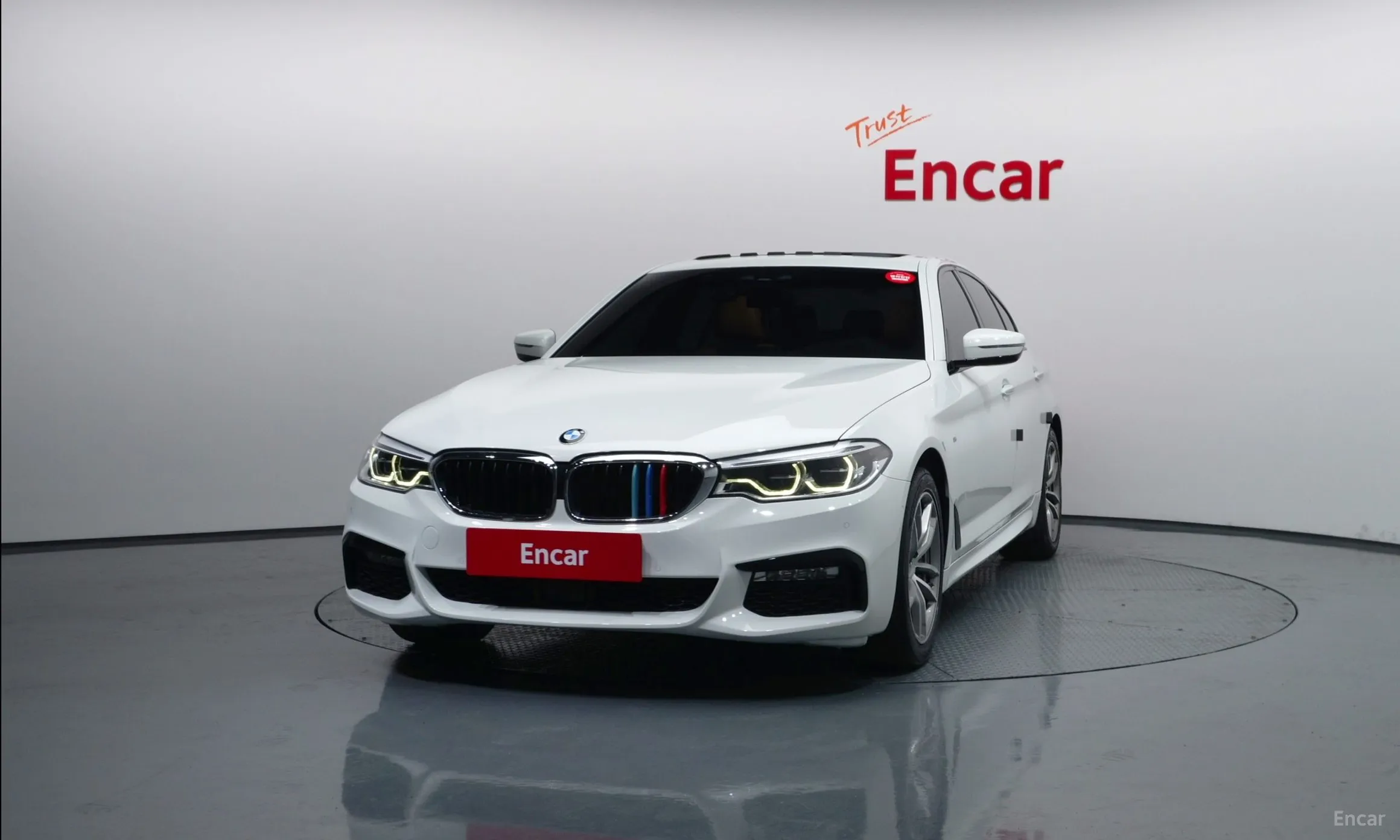 BMW 5 Series (G30) превью 3