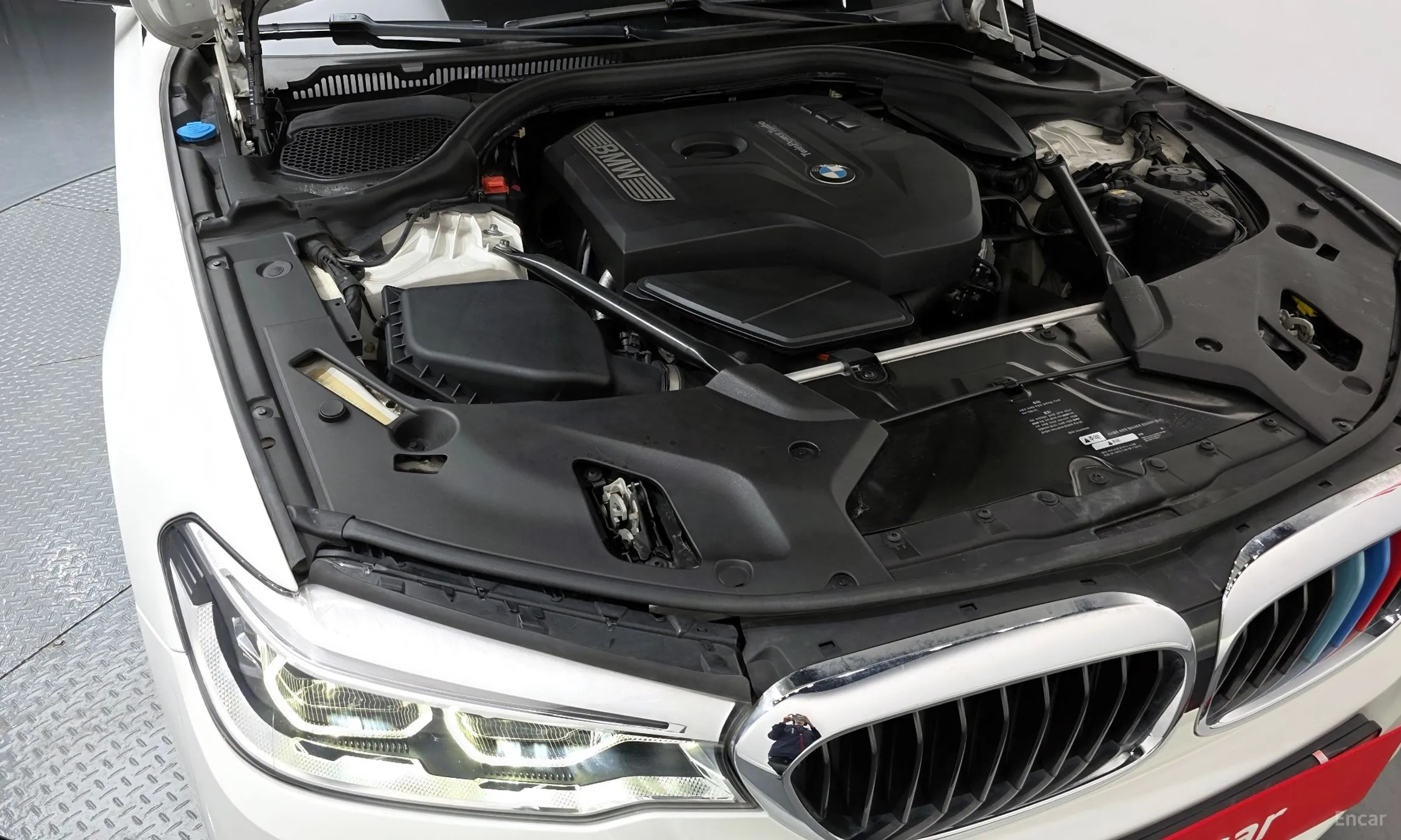 BMW 5 Series (G30) превью 6