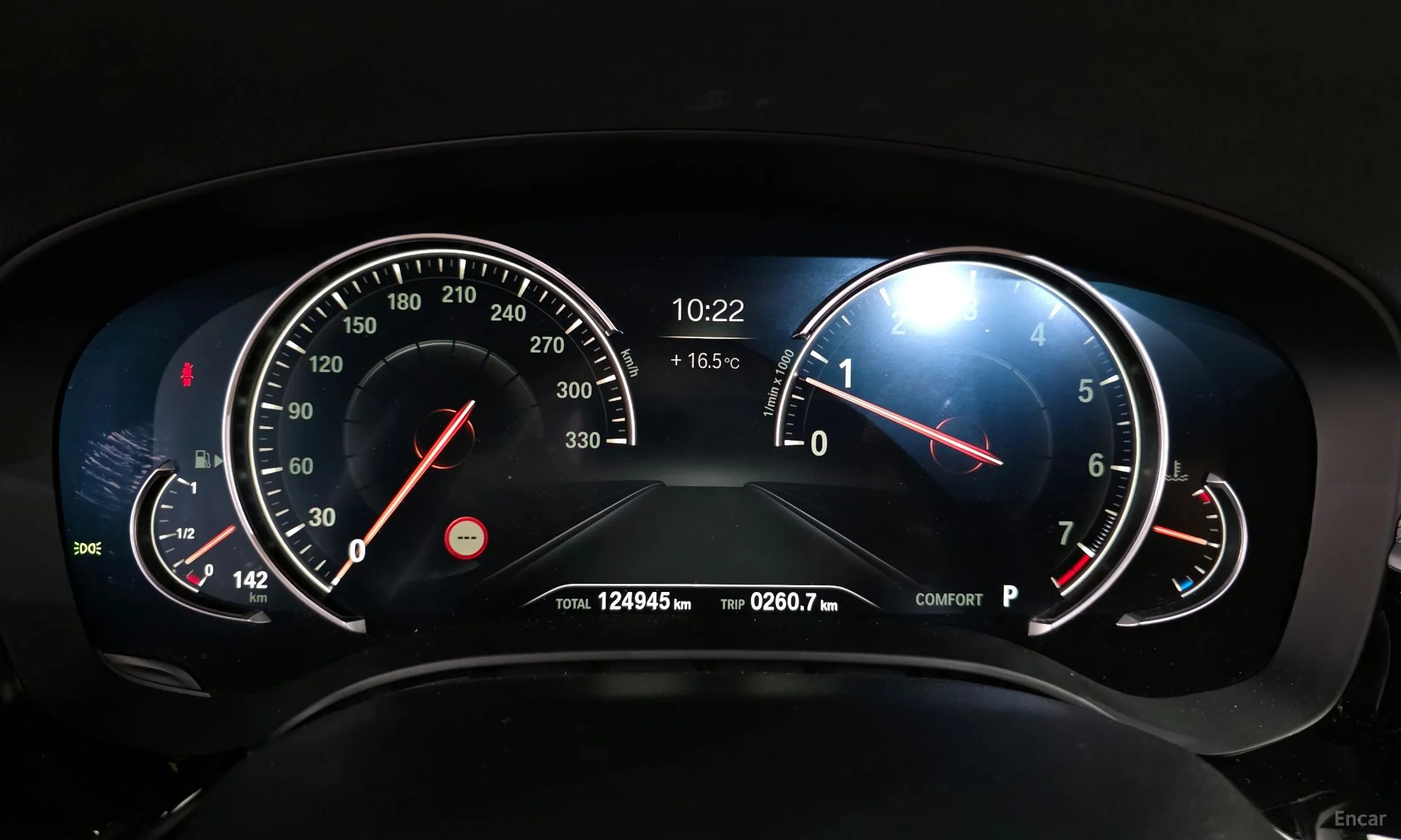 BMW 5 Series (G30) превью 8