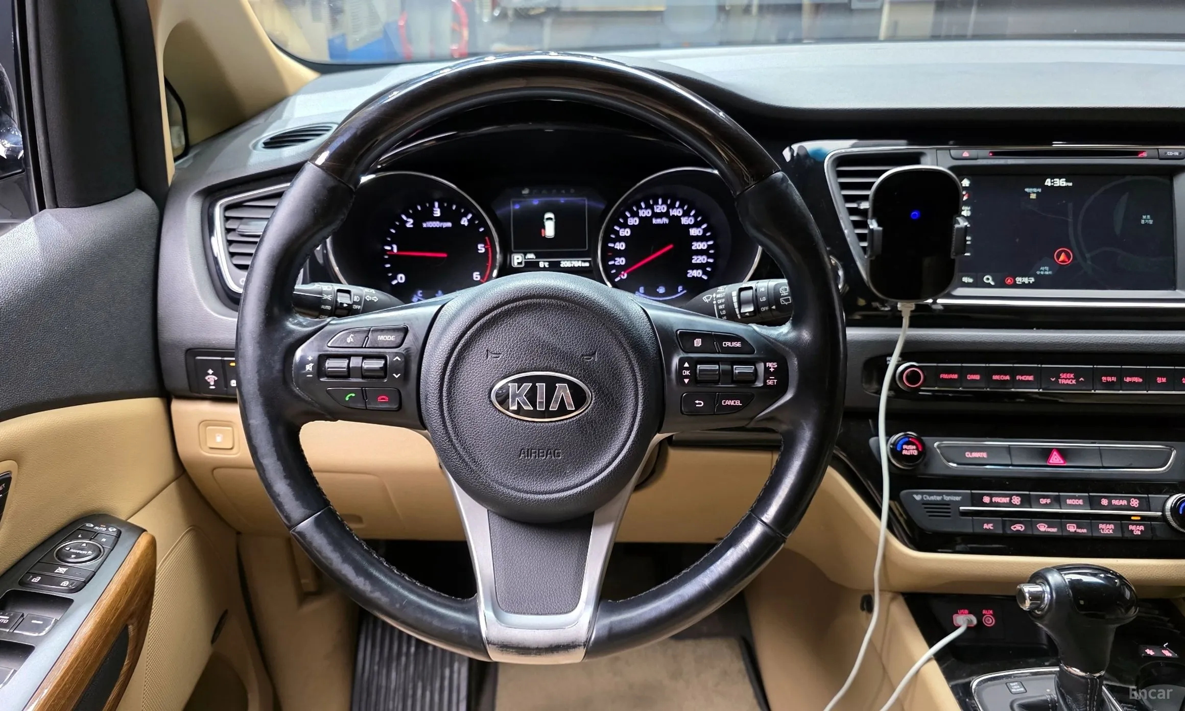 Kia Carnival превью 13