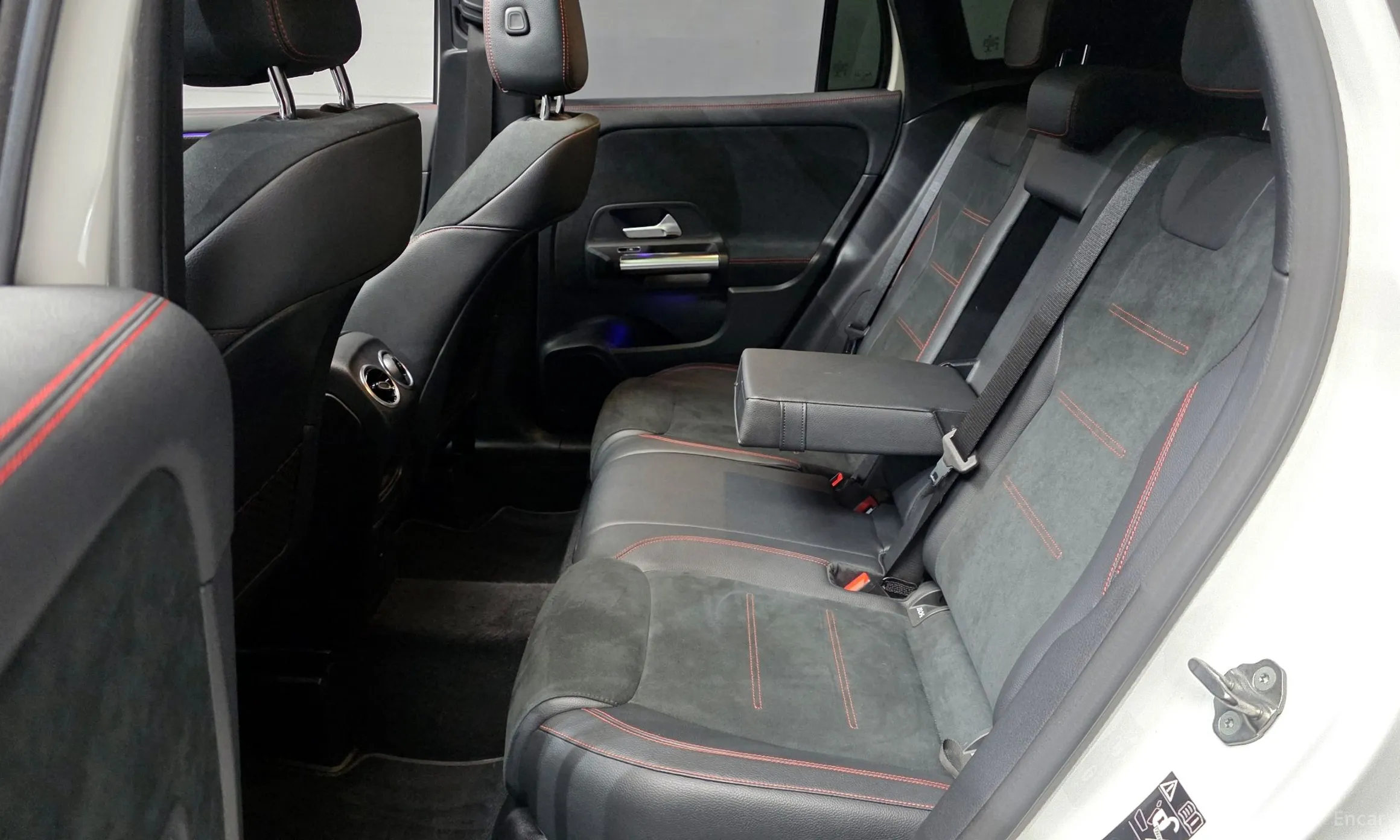 Mercedes Benz GLA-Class H247 превью 12