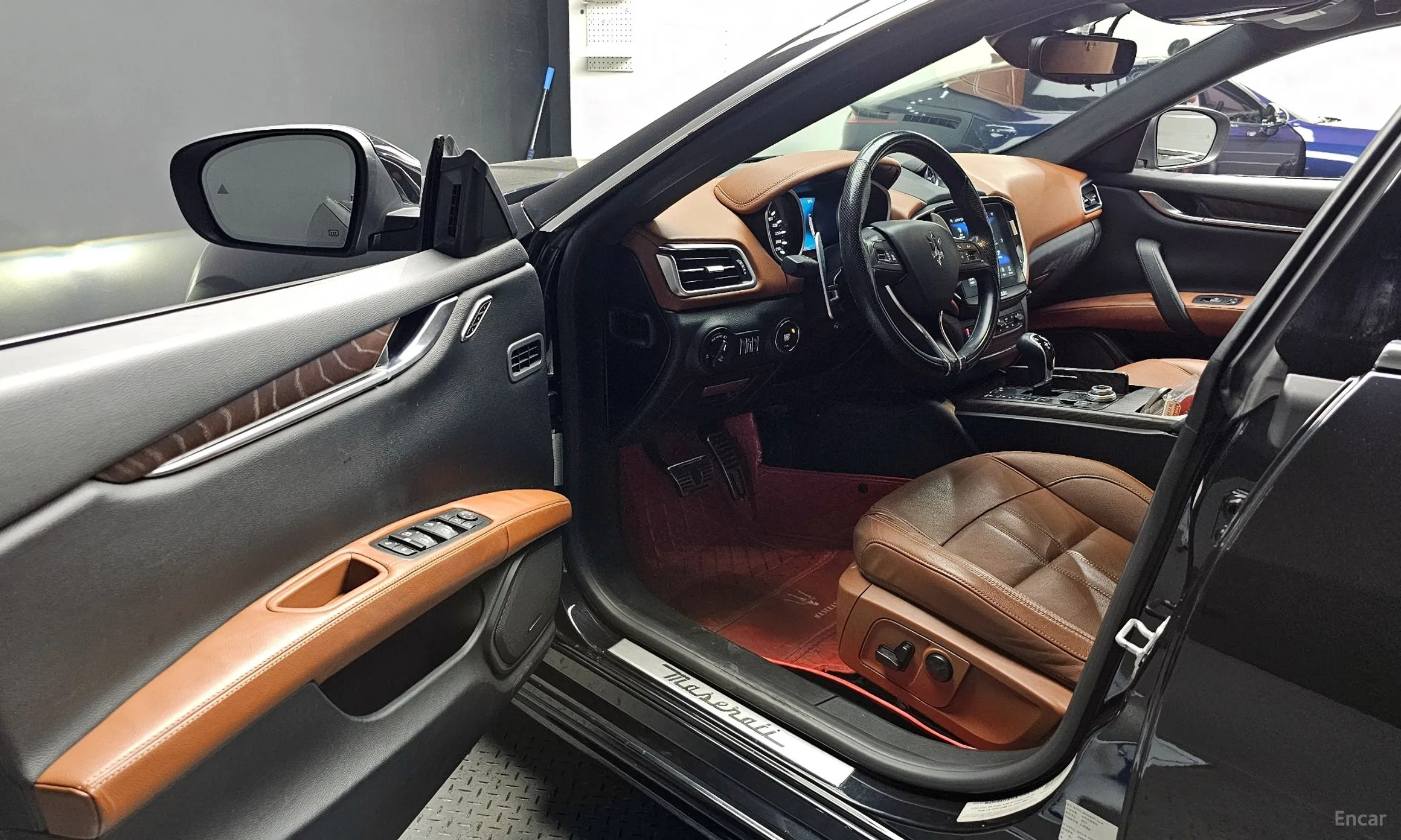 Maserati Ghibli превью 10