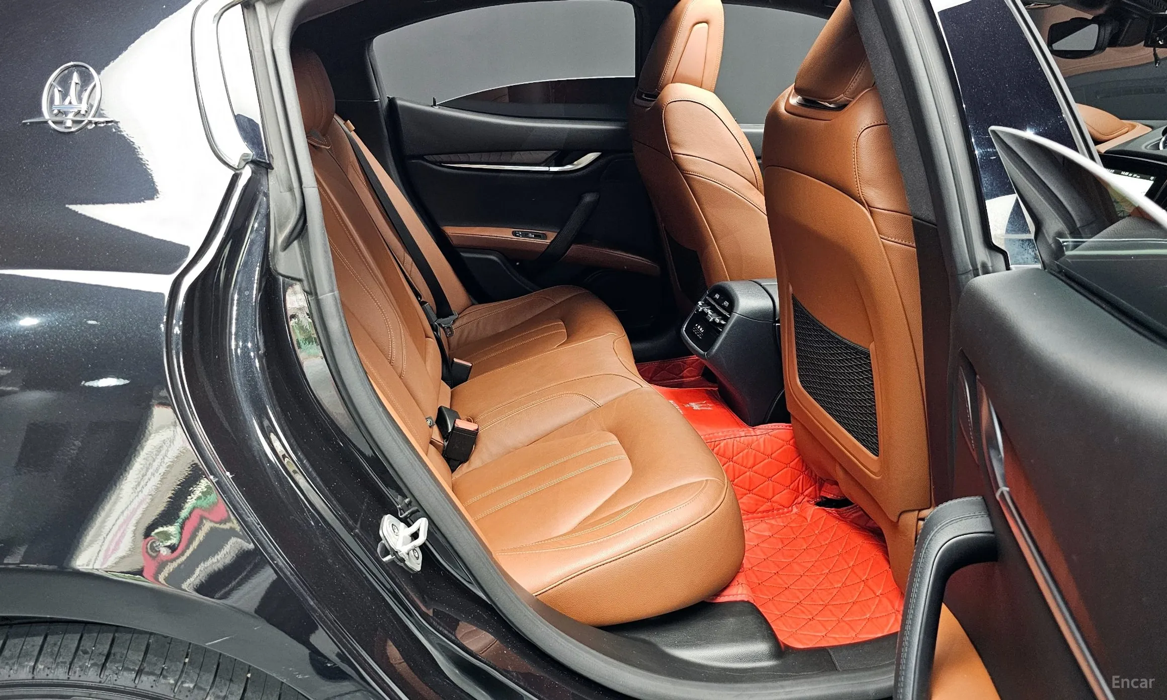 Maserati Ghibli превью 11
