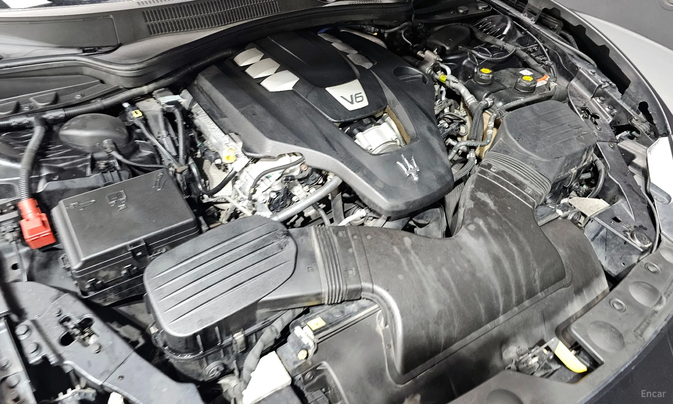 Maserati Ghibli превью 6