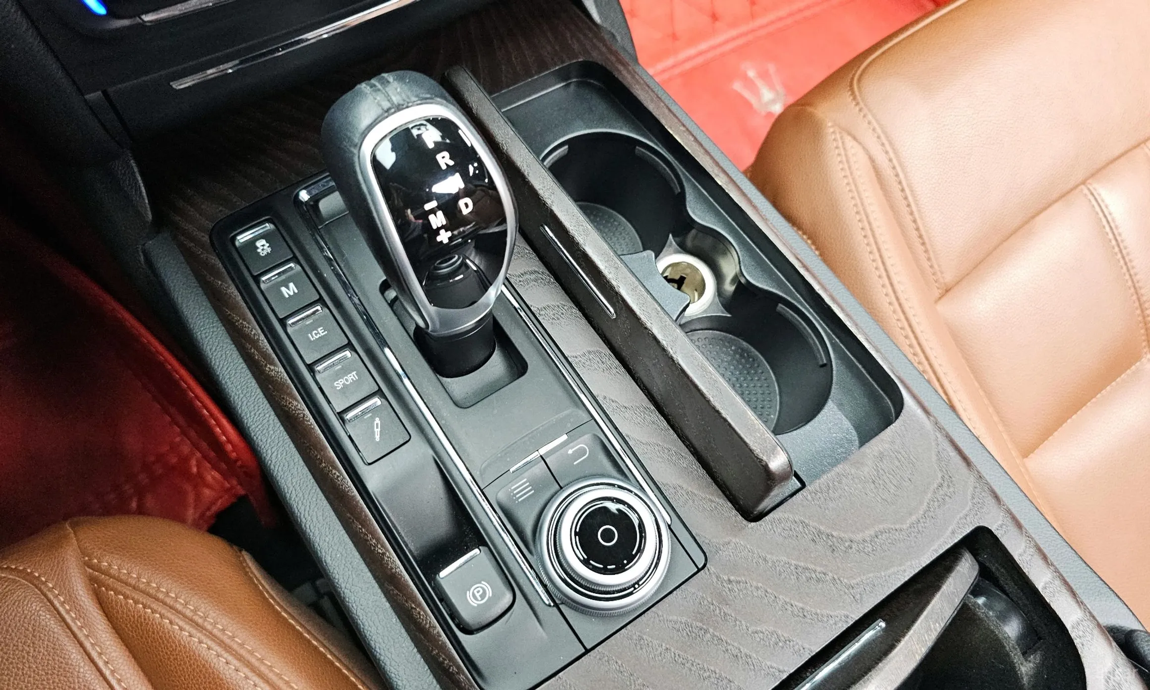 Maserati Ghibli превью 9