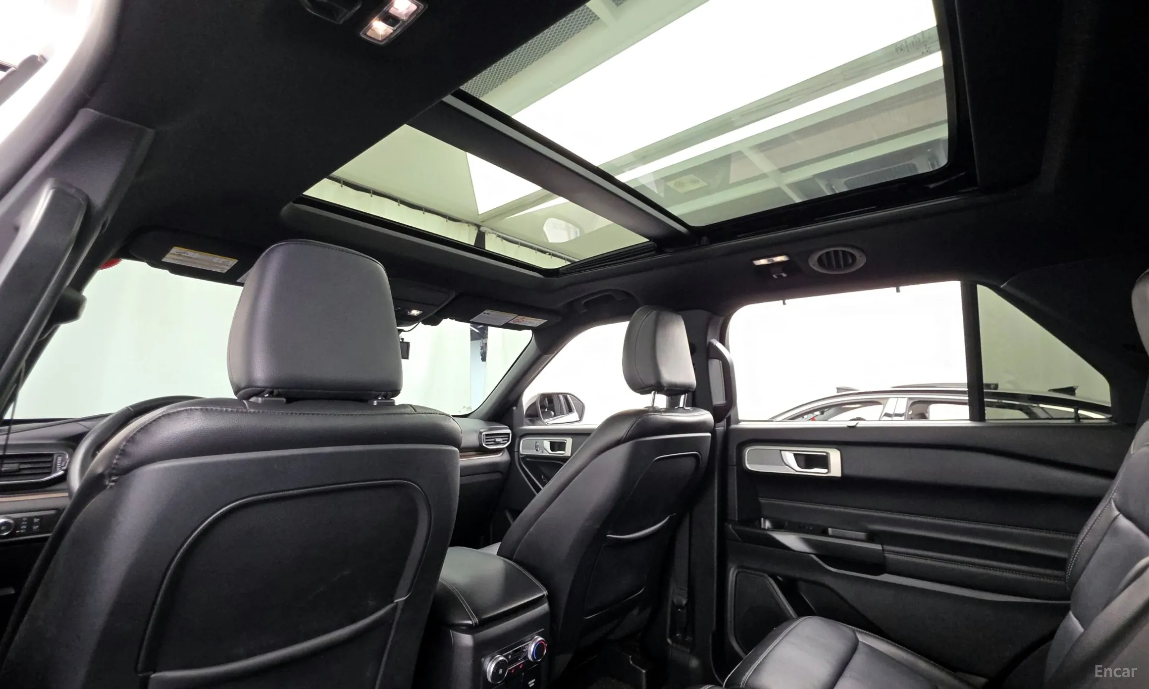Ford Explorer 6th Generation превью 19