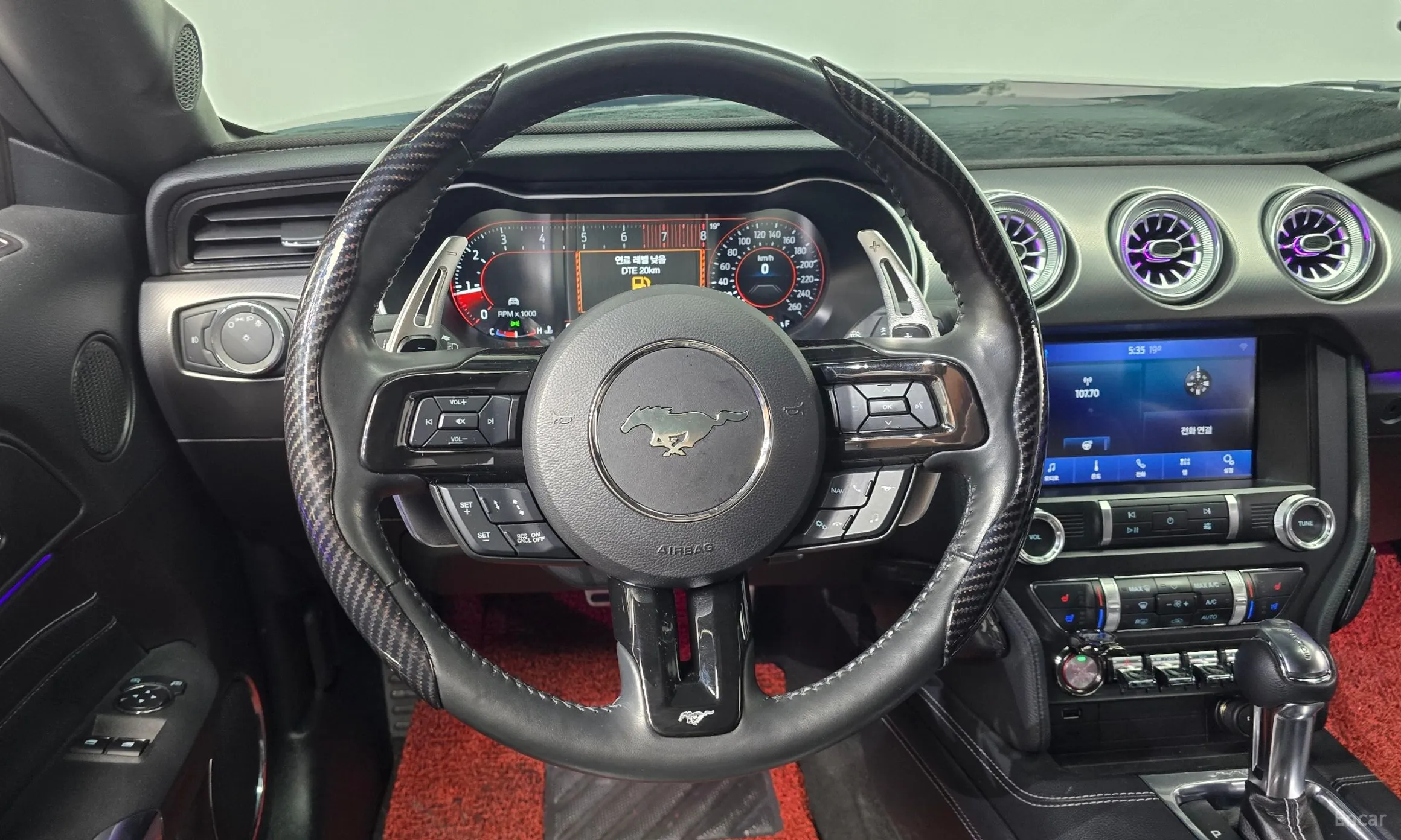 Ford Mustang превью 12