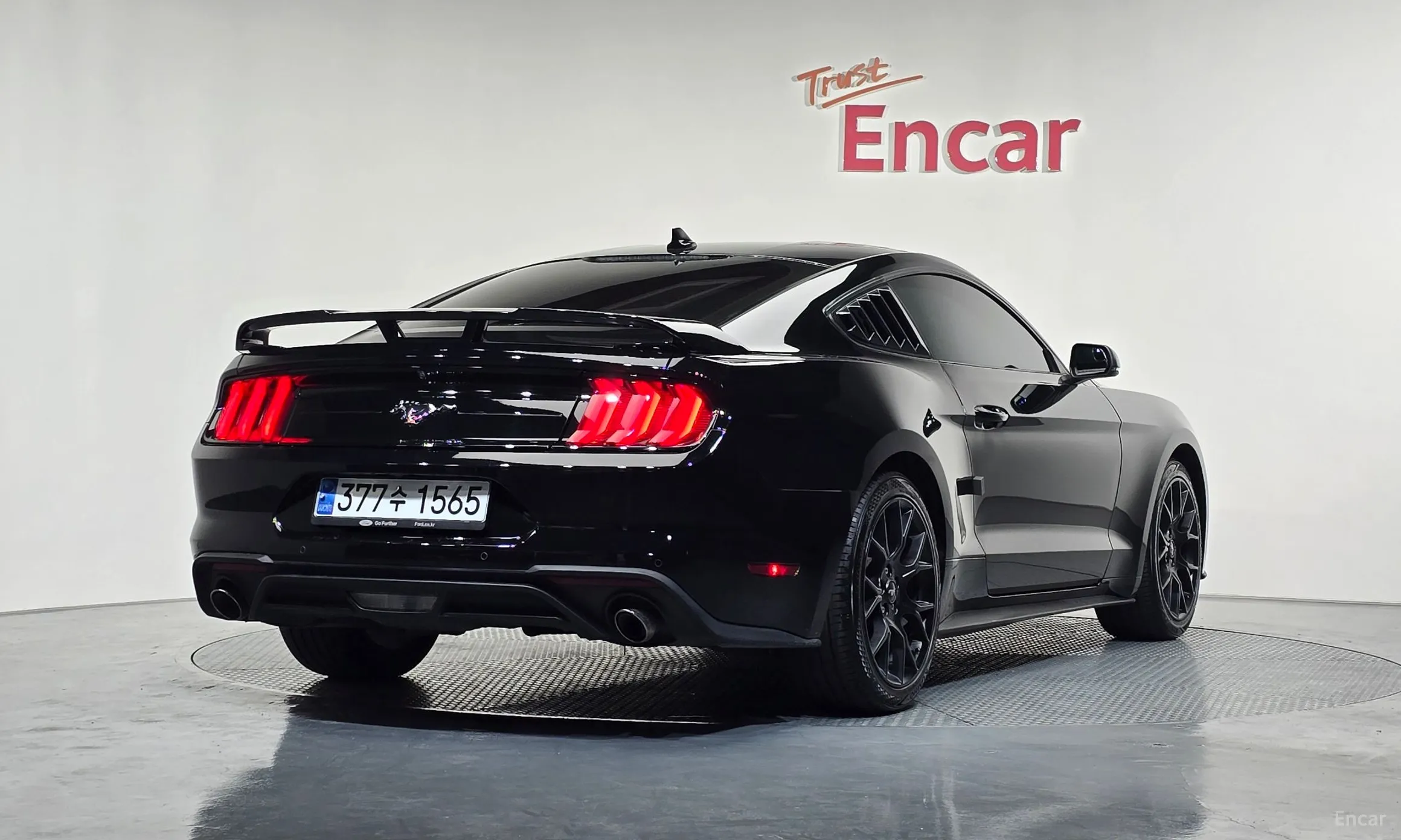 Ford Mustang превью 2