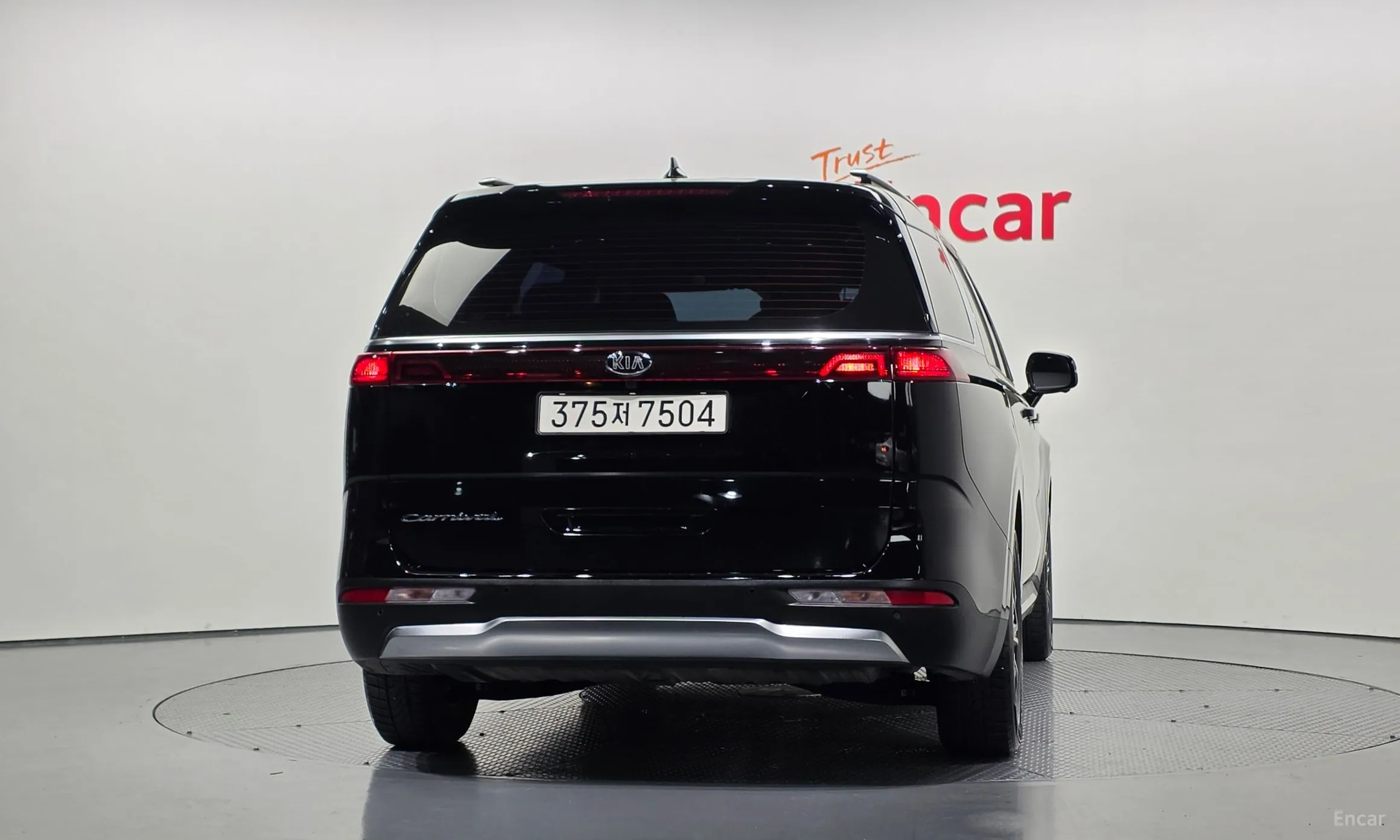 Kia Carnival Gen 4 превью 4
