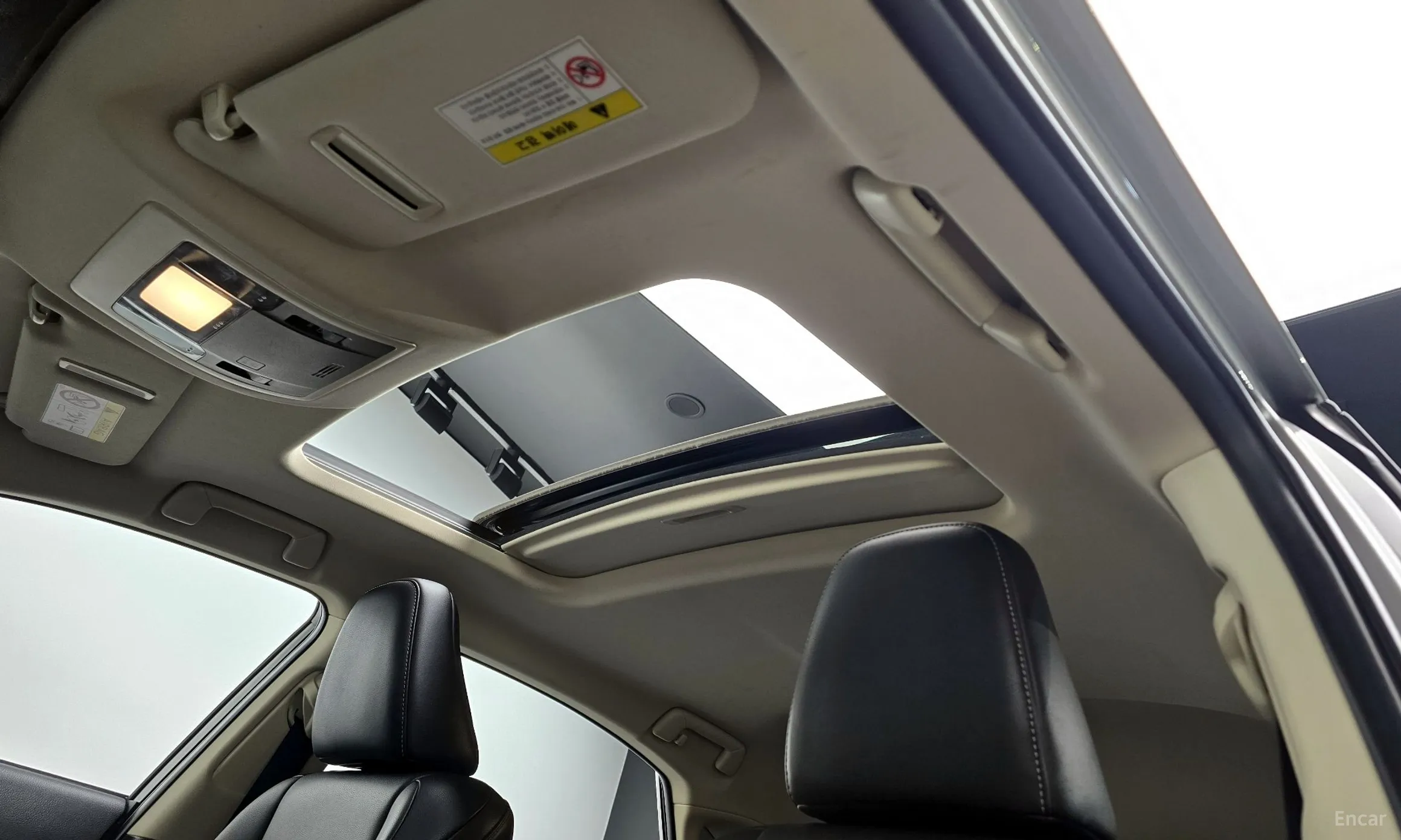 Lexus NX300h превью 18