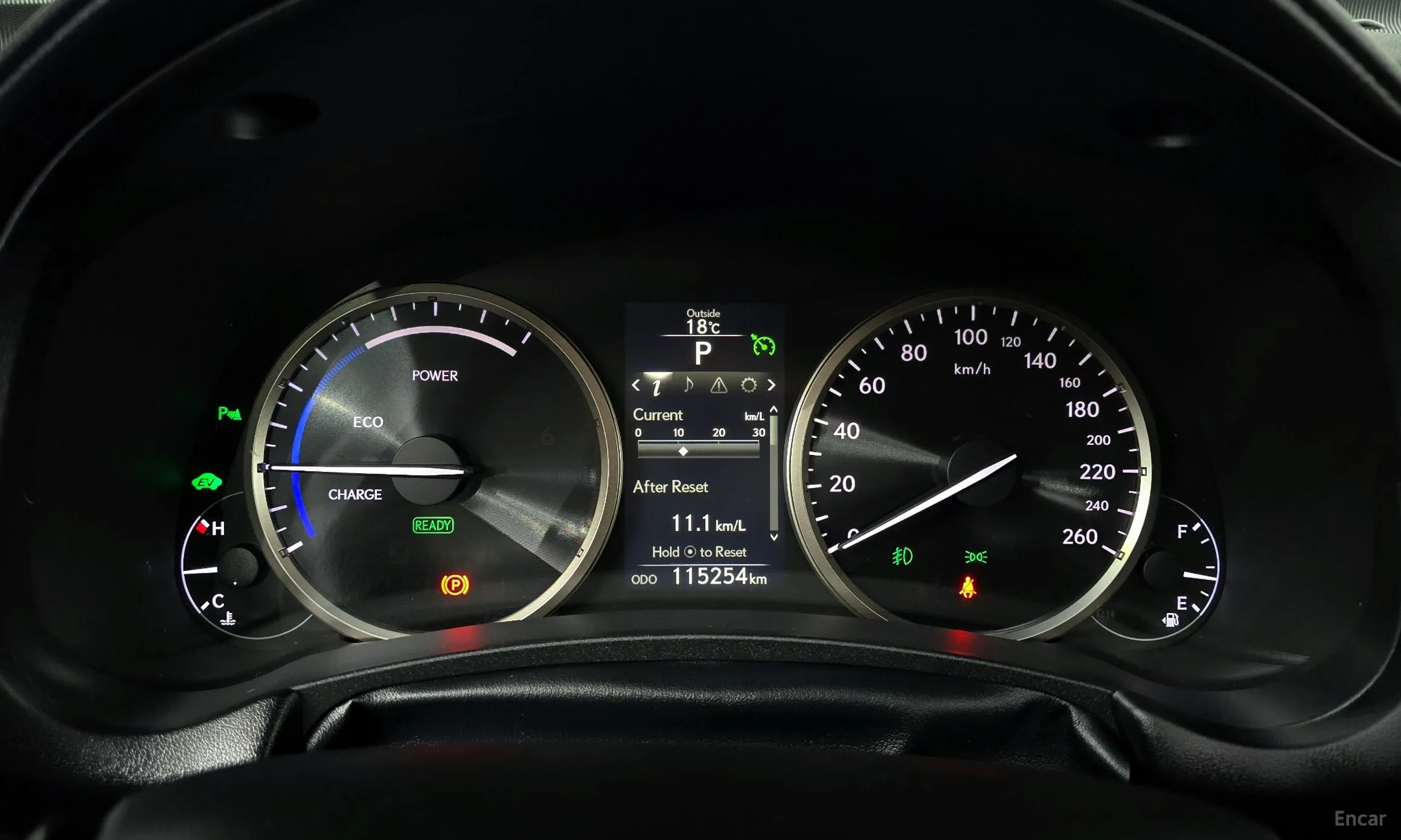 Lexus NX300h превью 8
