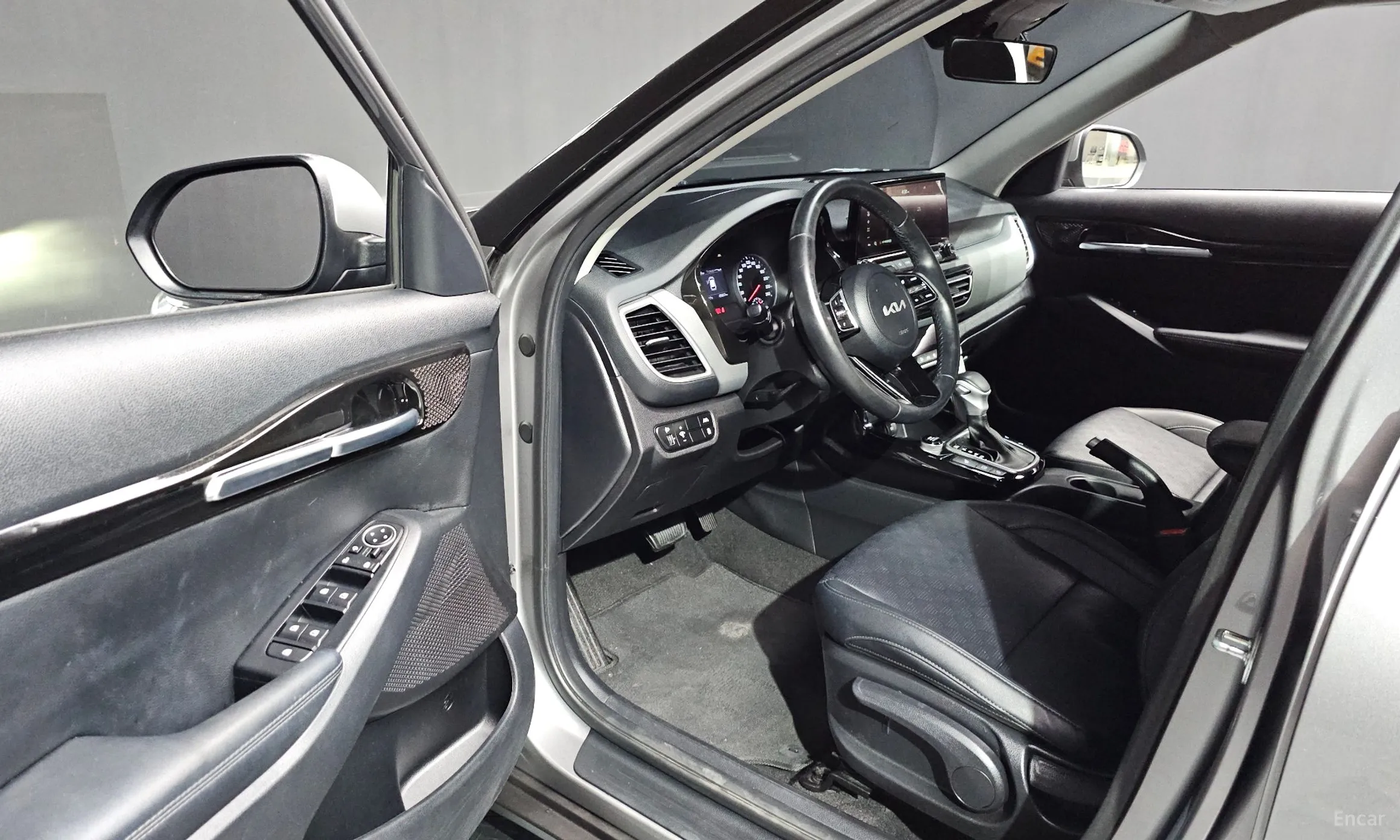 Kia Seltos превью 10