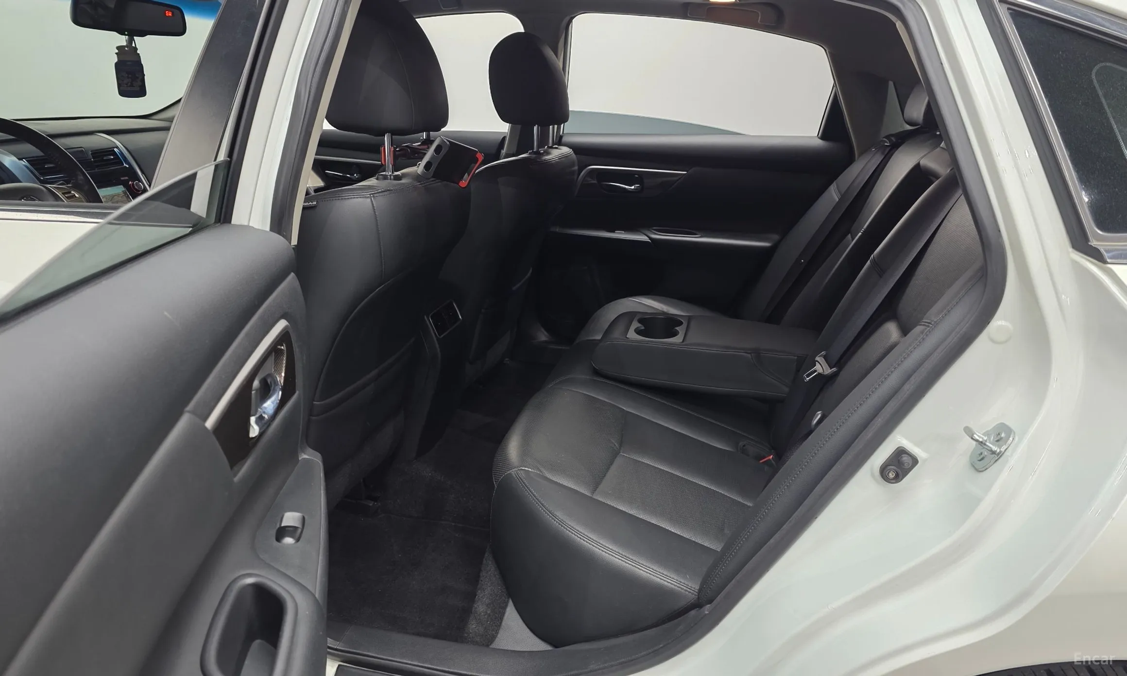 Nissan Altima превью 12