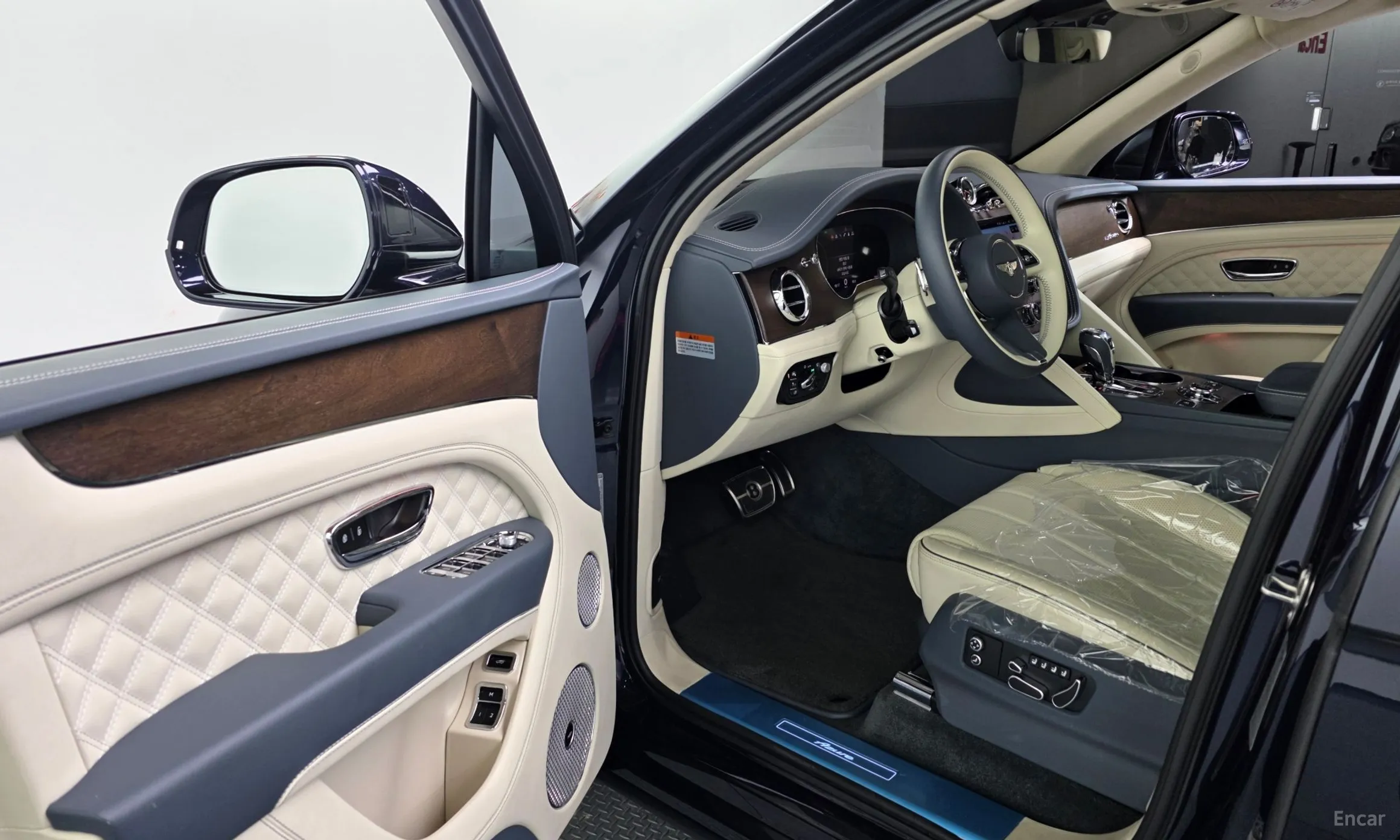 Bentley Bentayga превью 10