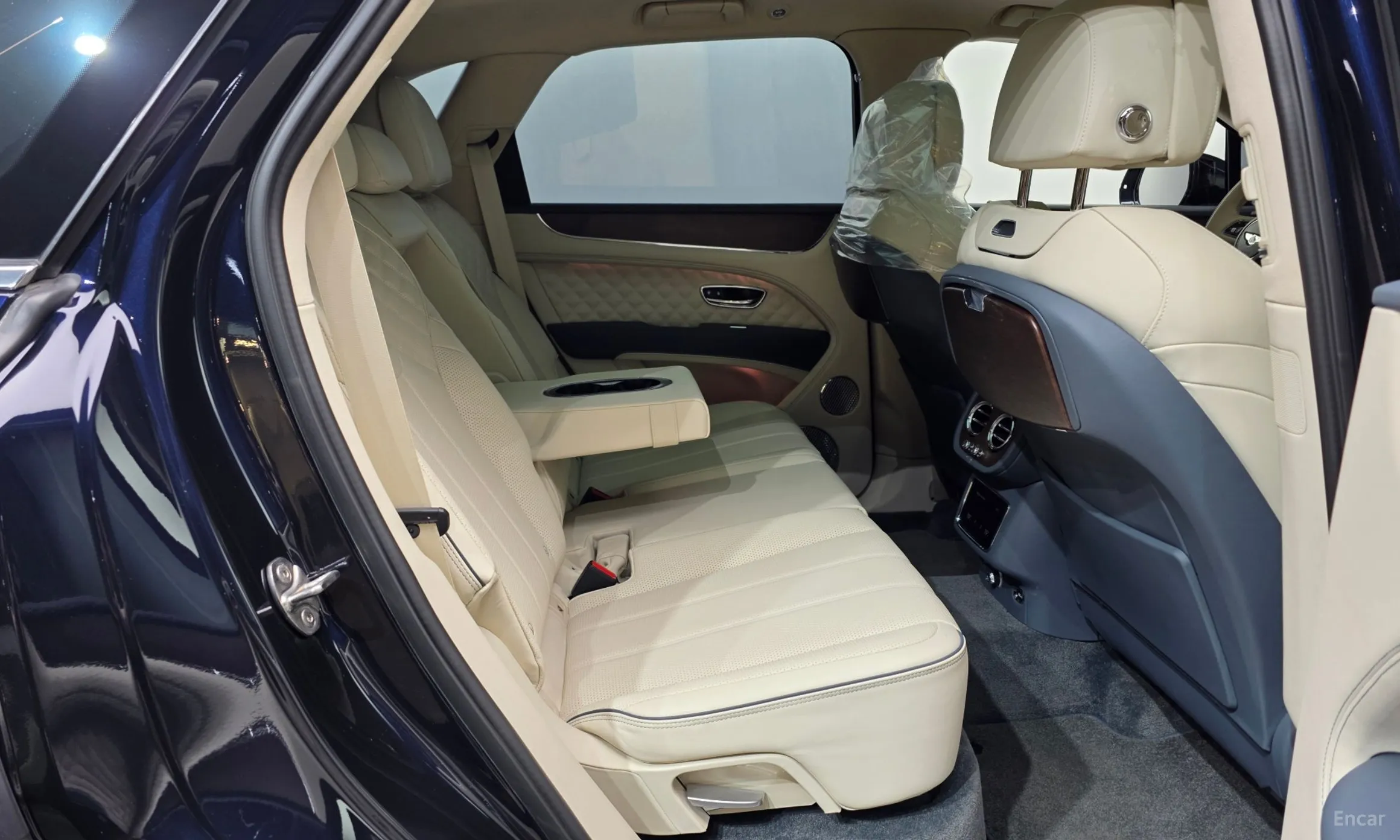 Bentley Bentayga превью 12