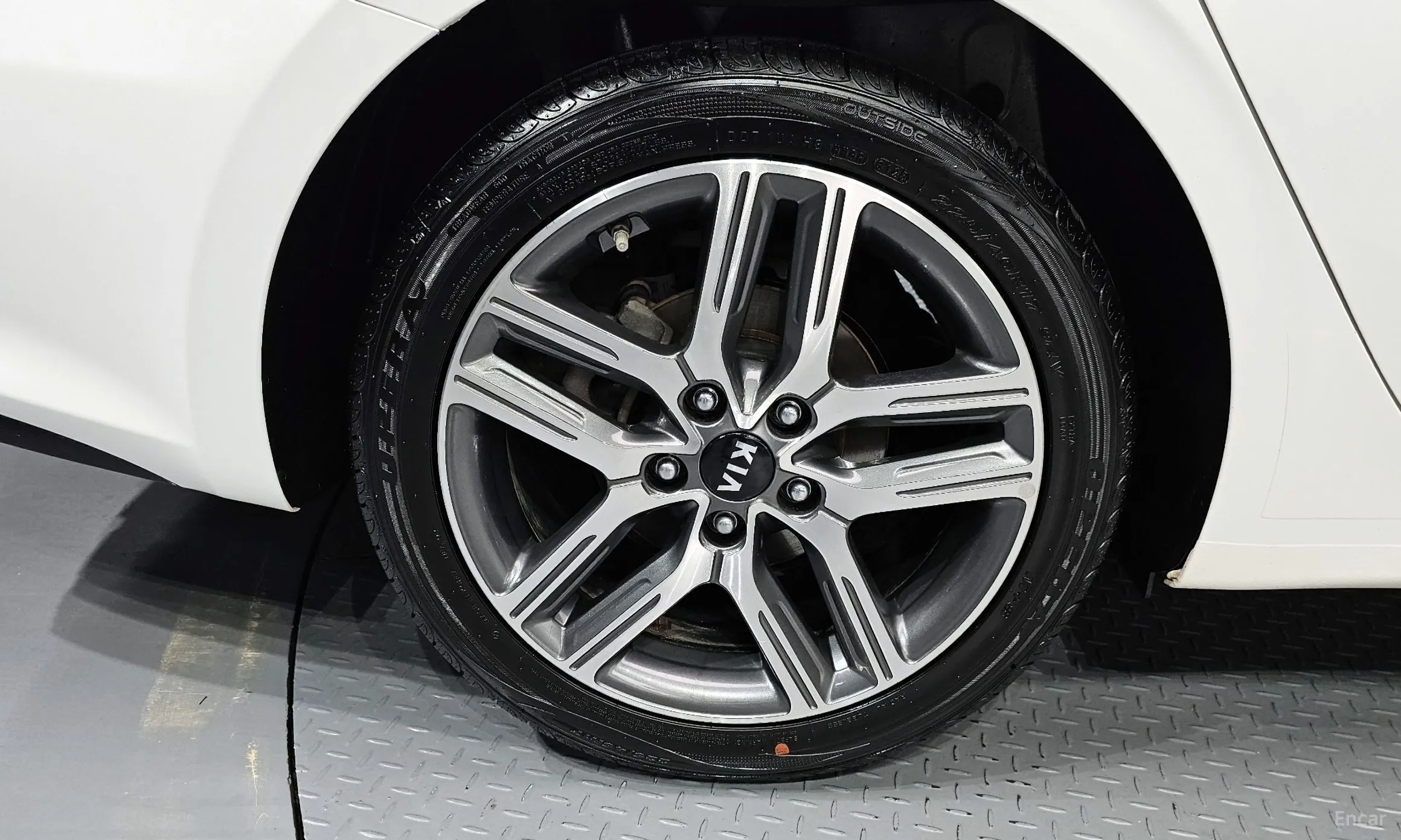 Kia K3 превью 5