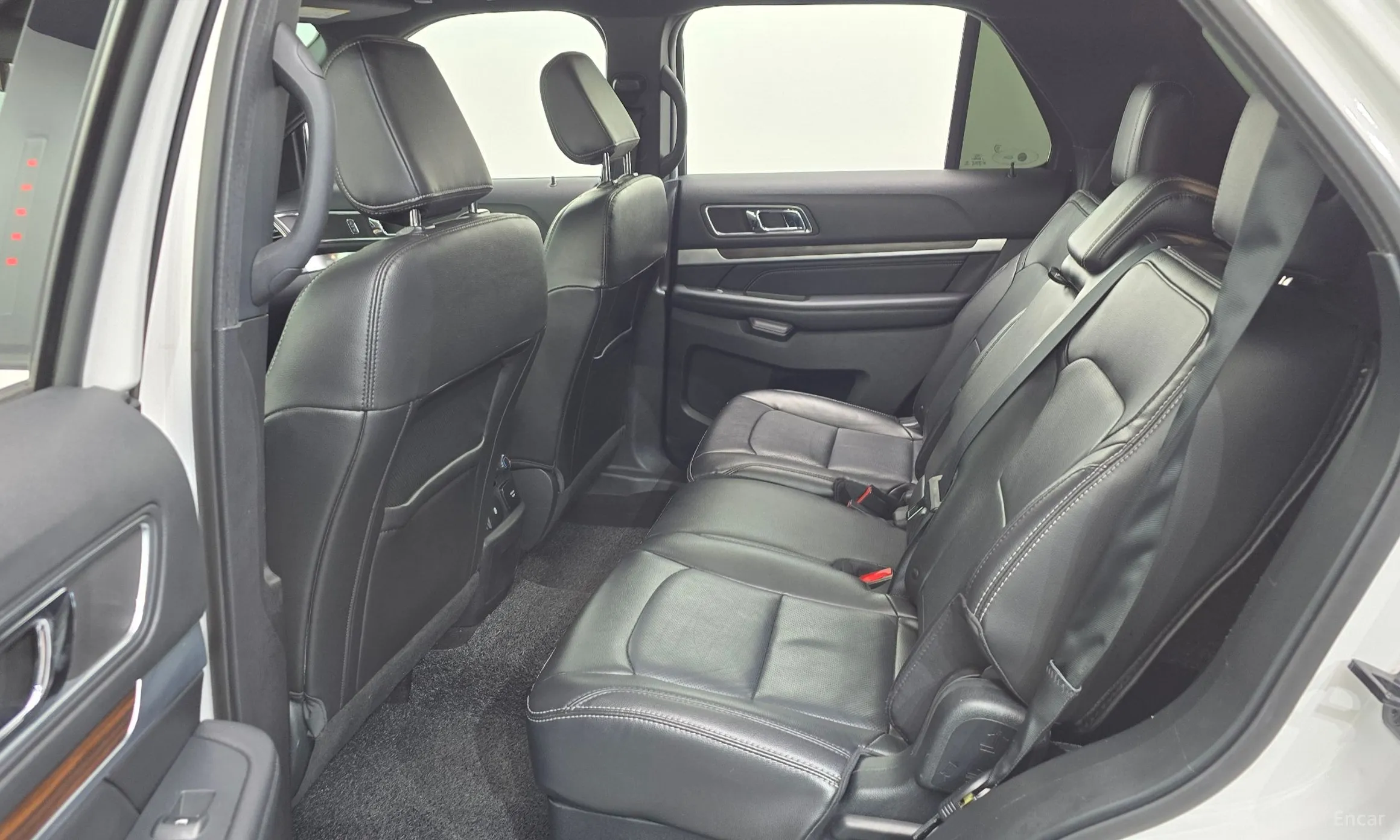 Ford Explorer превью 11