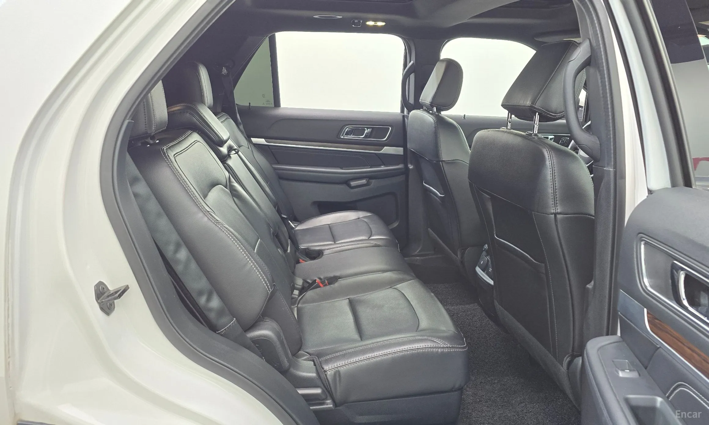 Ford Explorer превью 12