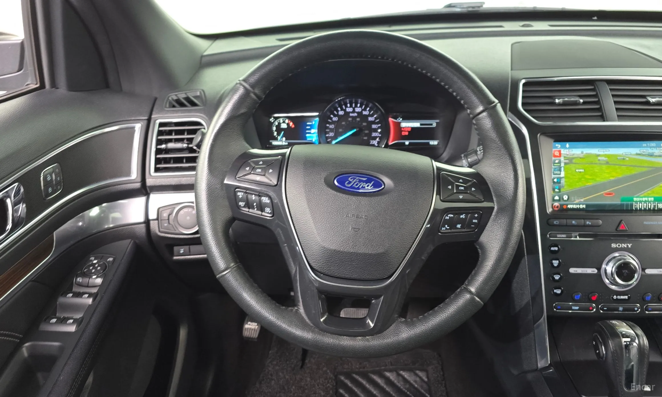 Ford Explorer превью 13