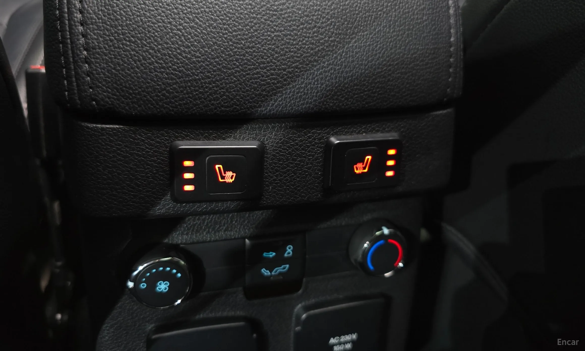 Ford Explorer превью 18