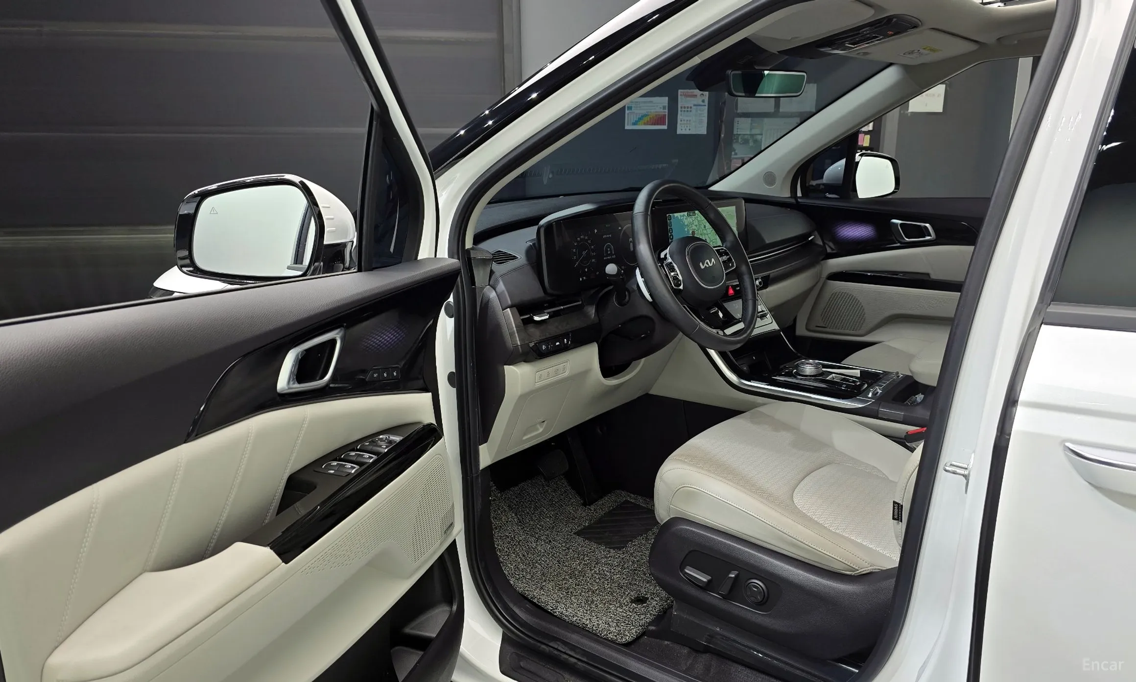 Kia Carnival Gen 4 превью 10