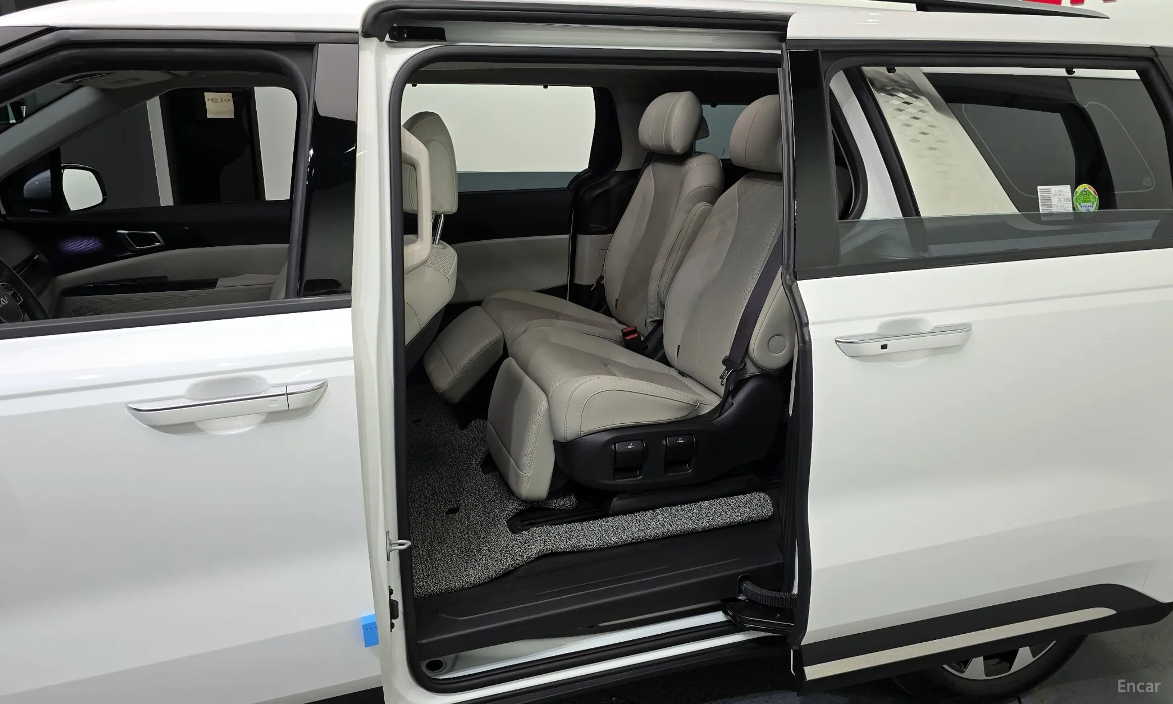 Kia Carnival Gen 4 превью 11