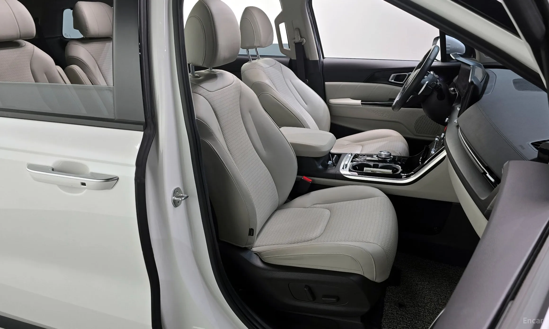 Kia Carnival Gen 4 превью 12