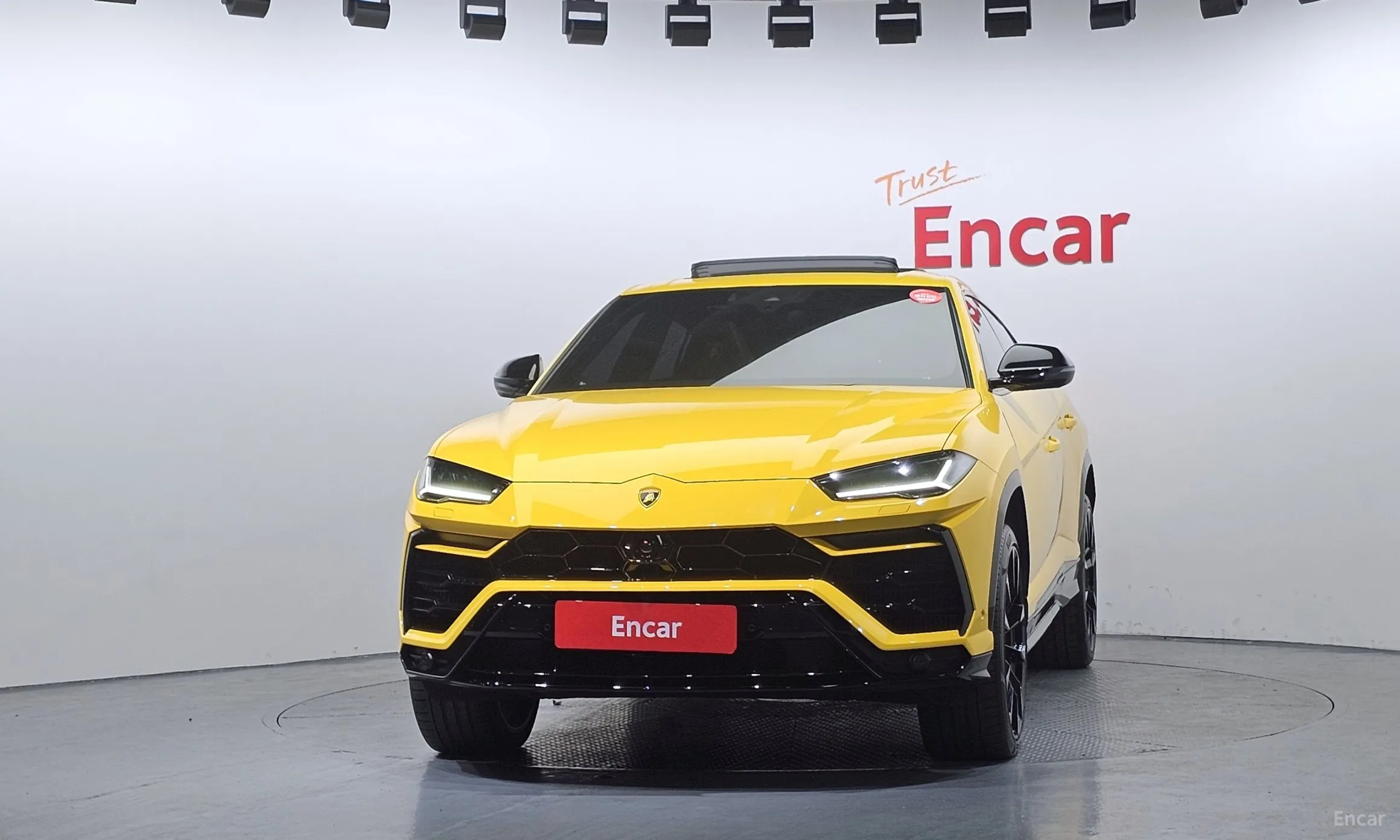 Lamborghini Urus превью 3