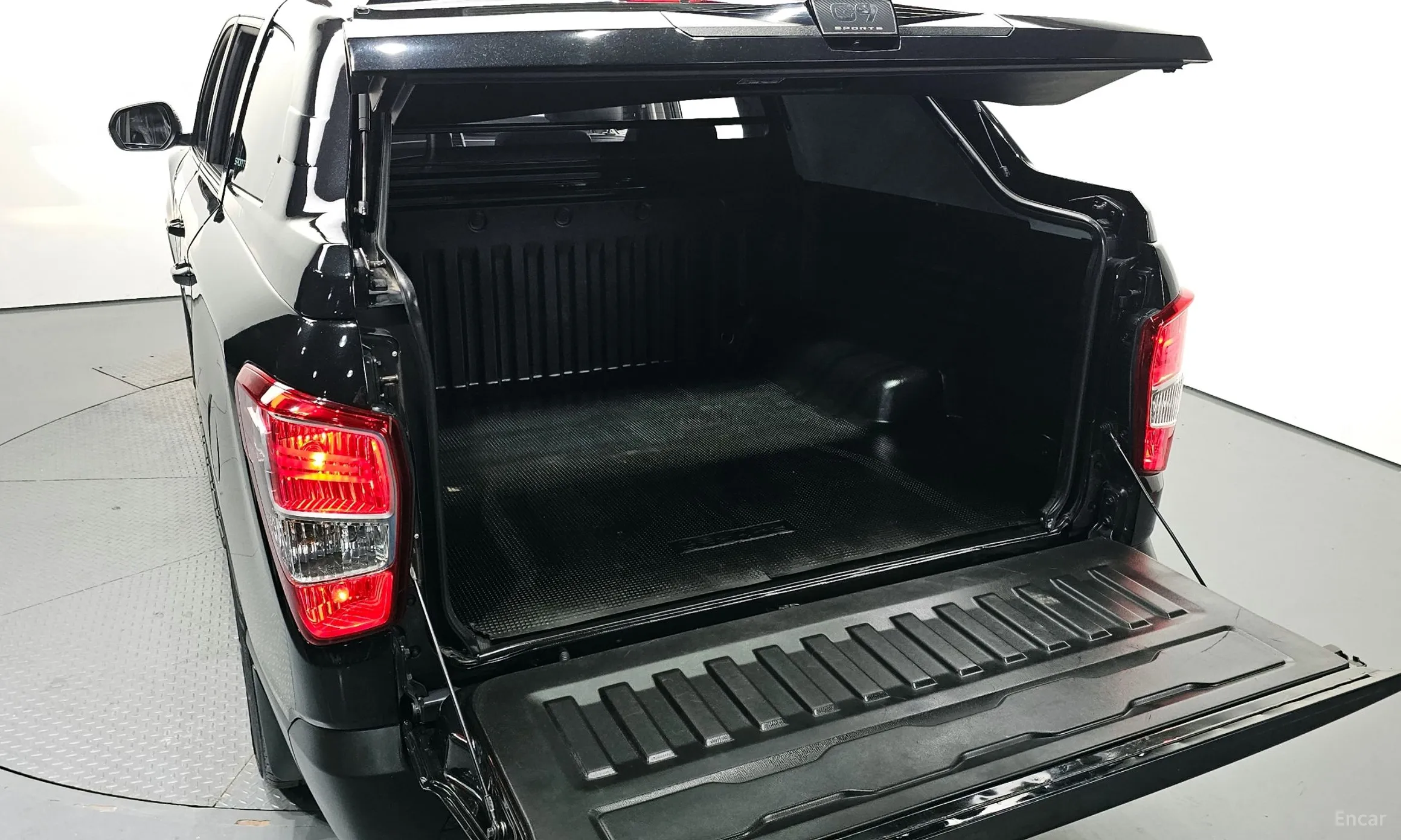KG Mobility (SsangYong) Rexton Sports превью 20