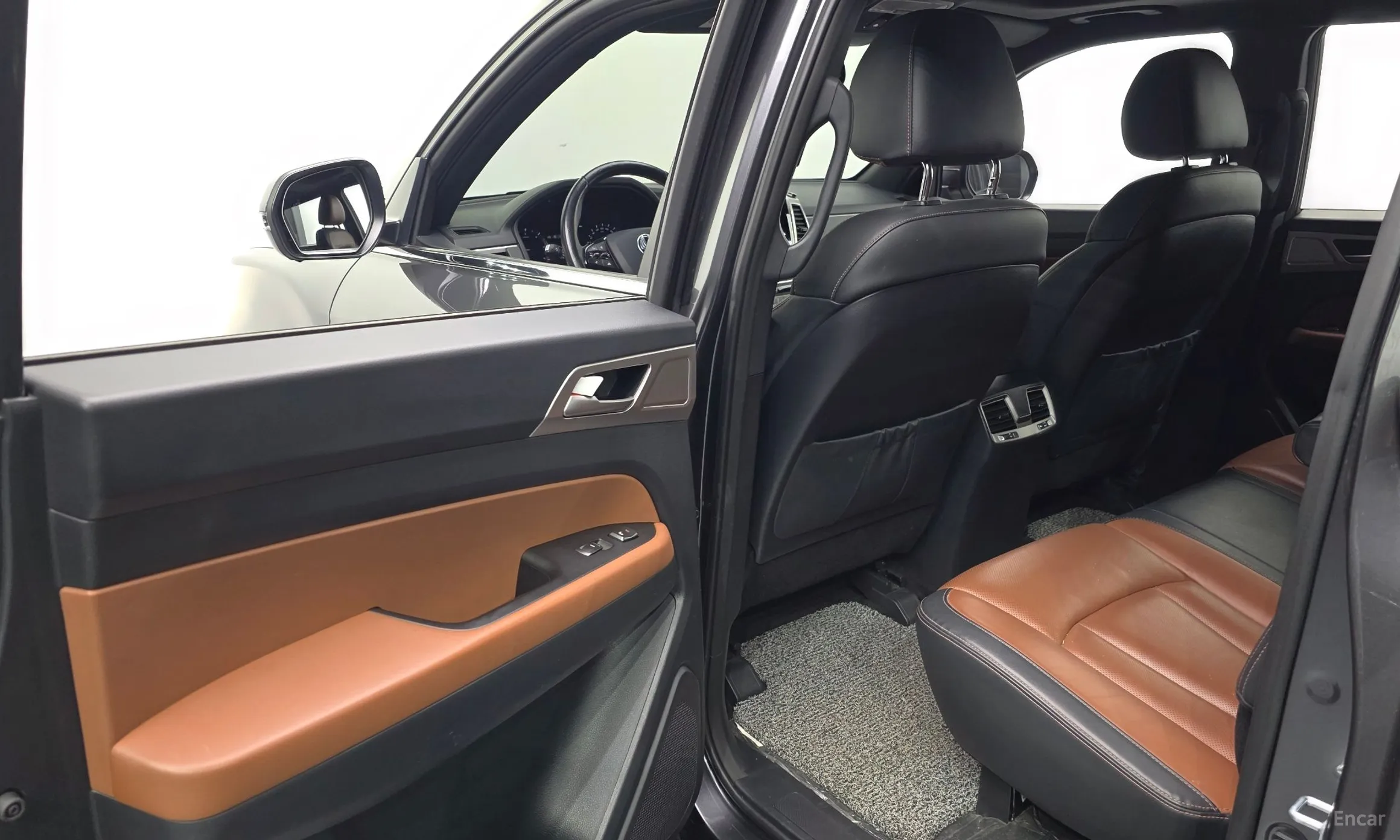 KG Mobility (SsangYong) Rexton Sports превью 11