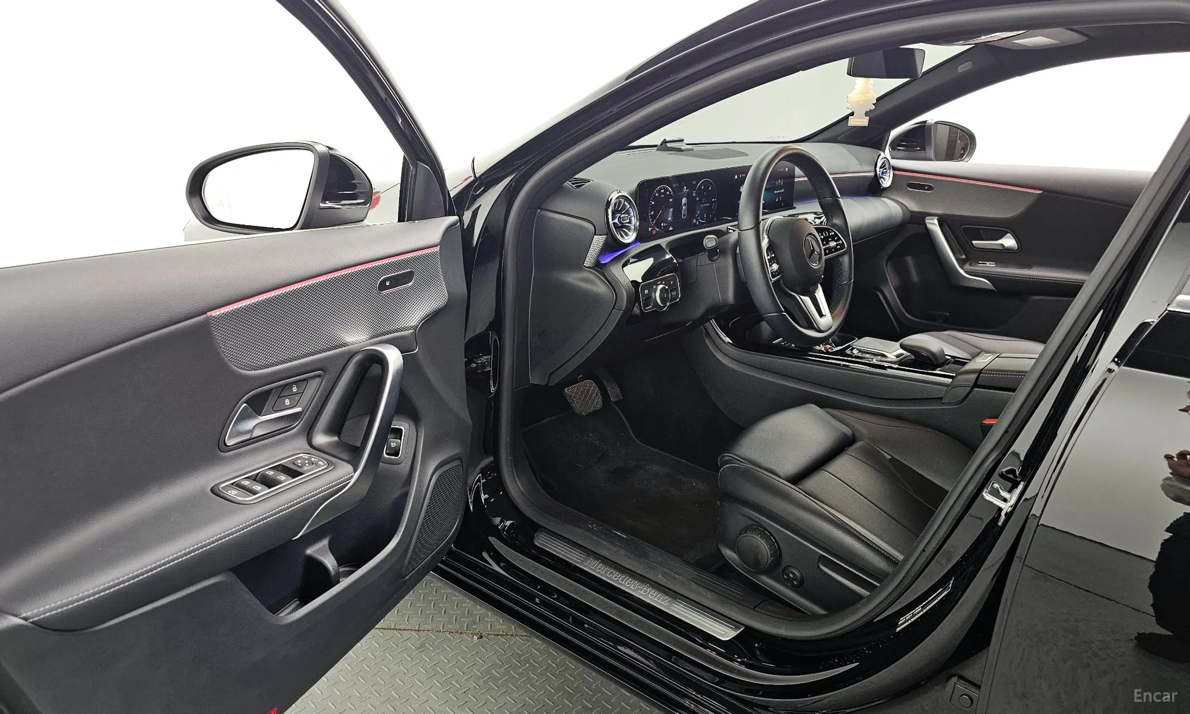 Mercedes Benz A-Class W177 превью 10