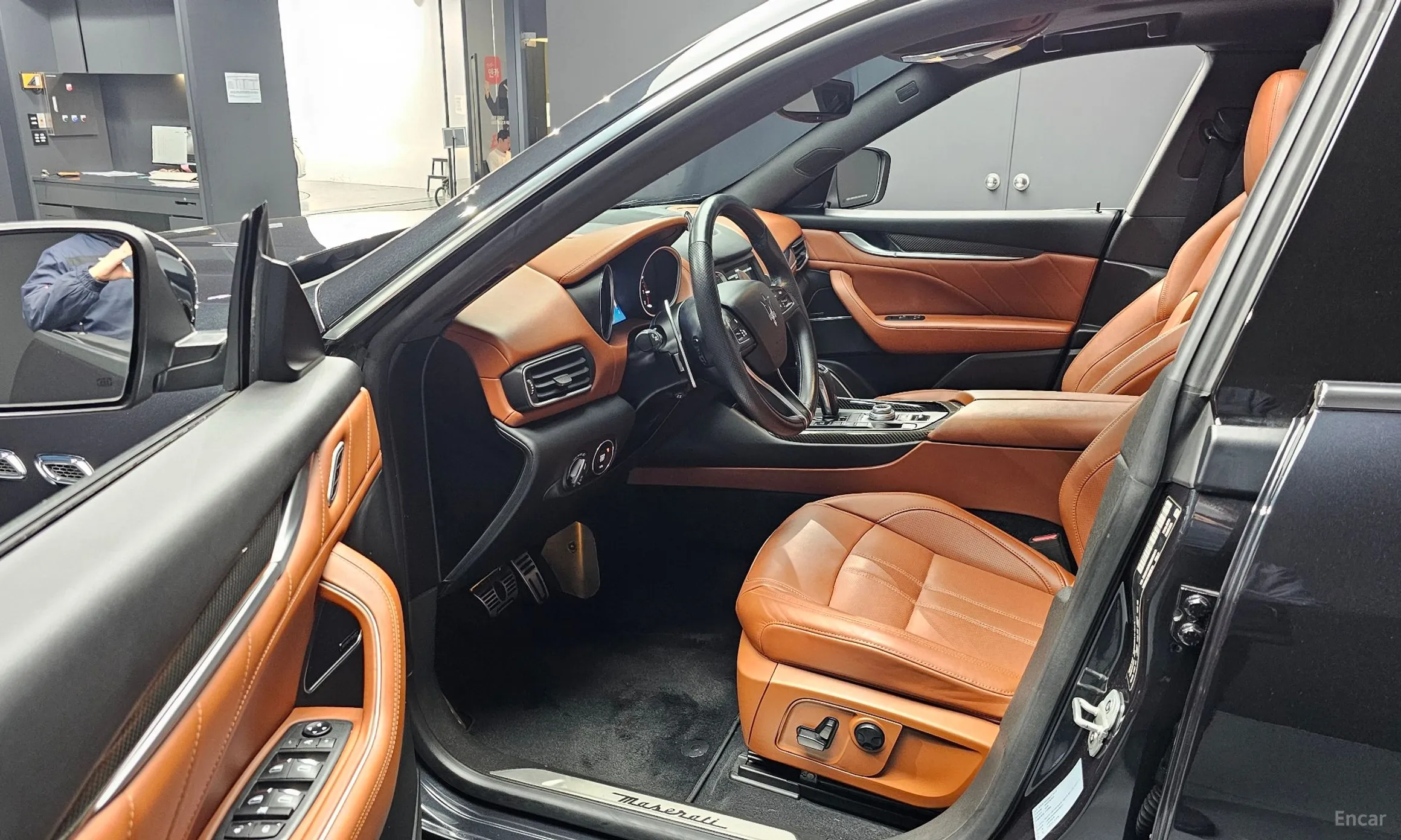 Maserati Levante превью 10