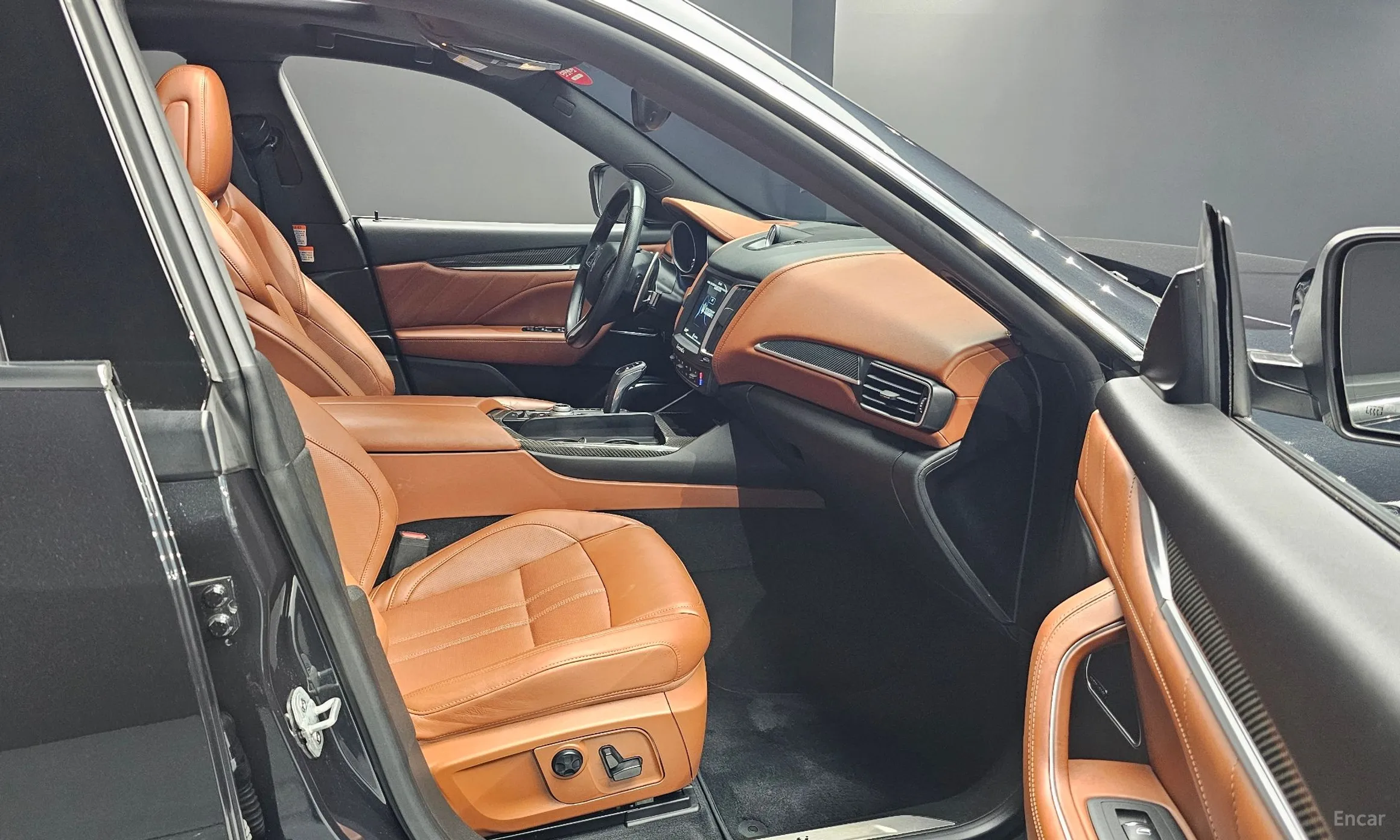 Maserati Levante превью 11
