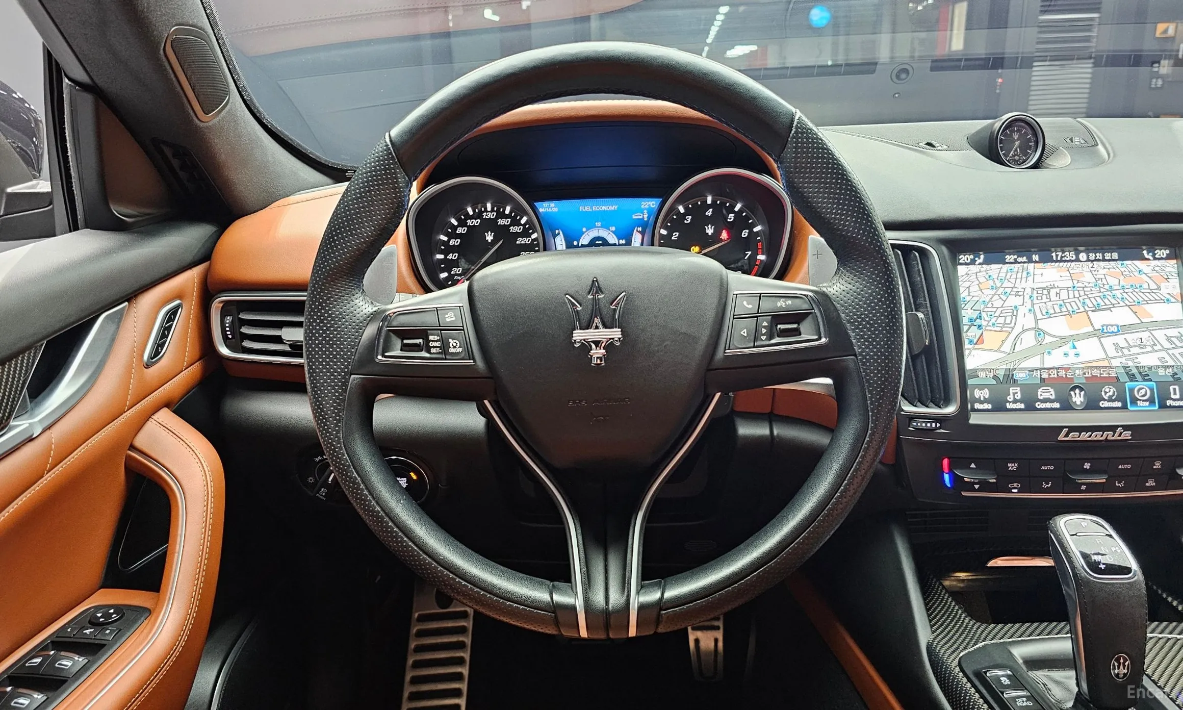 Maserati Levante превью 13