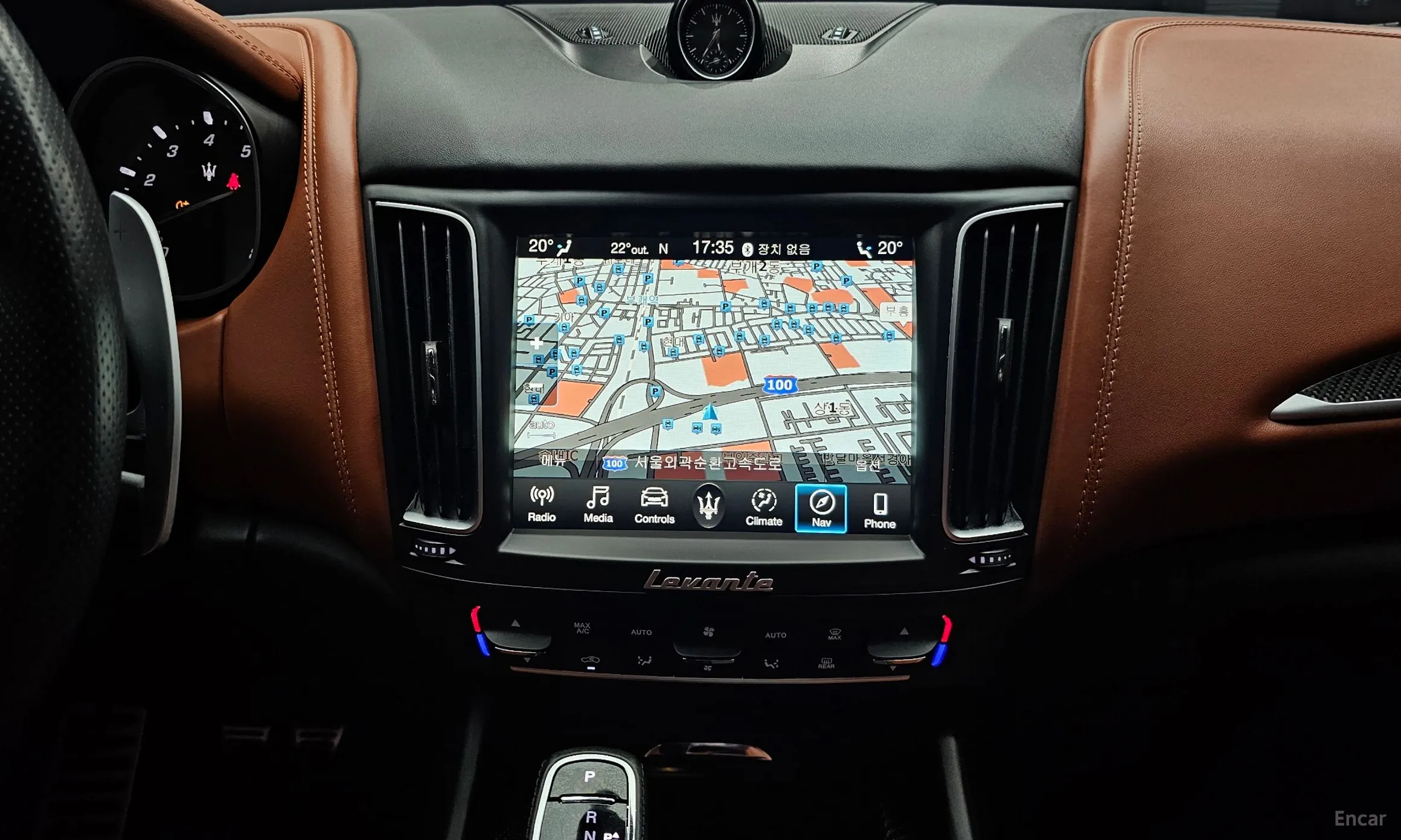 Maserati Levante превью 14