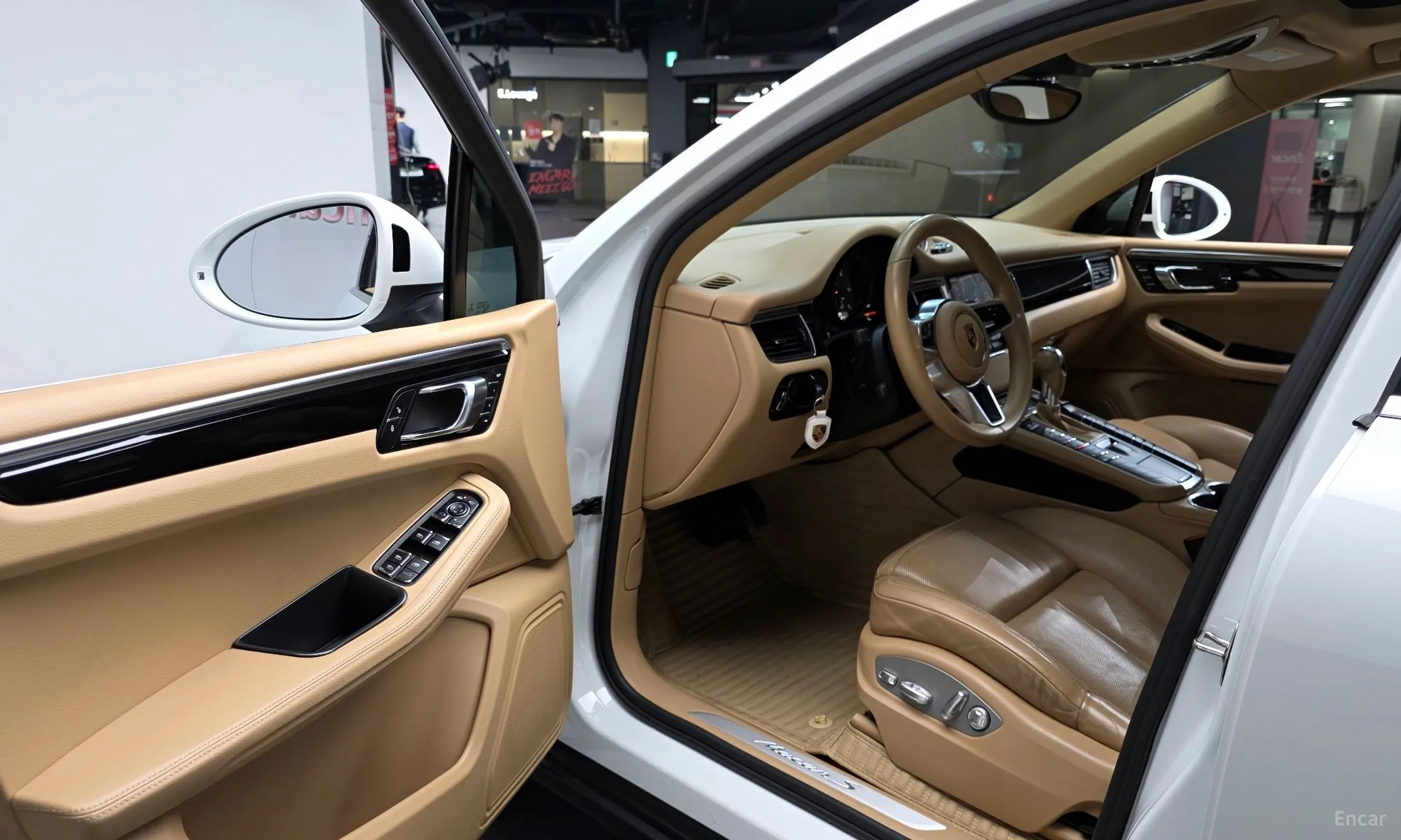 Porsche Macan превью 10