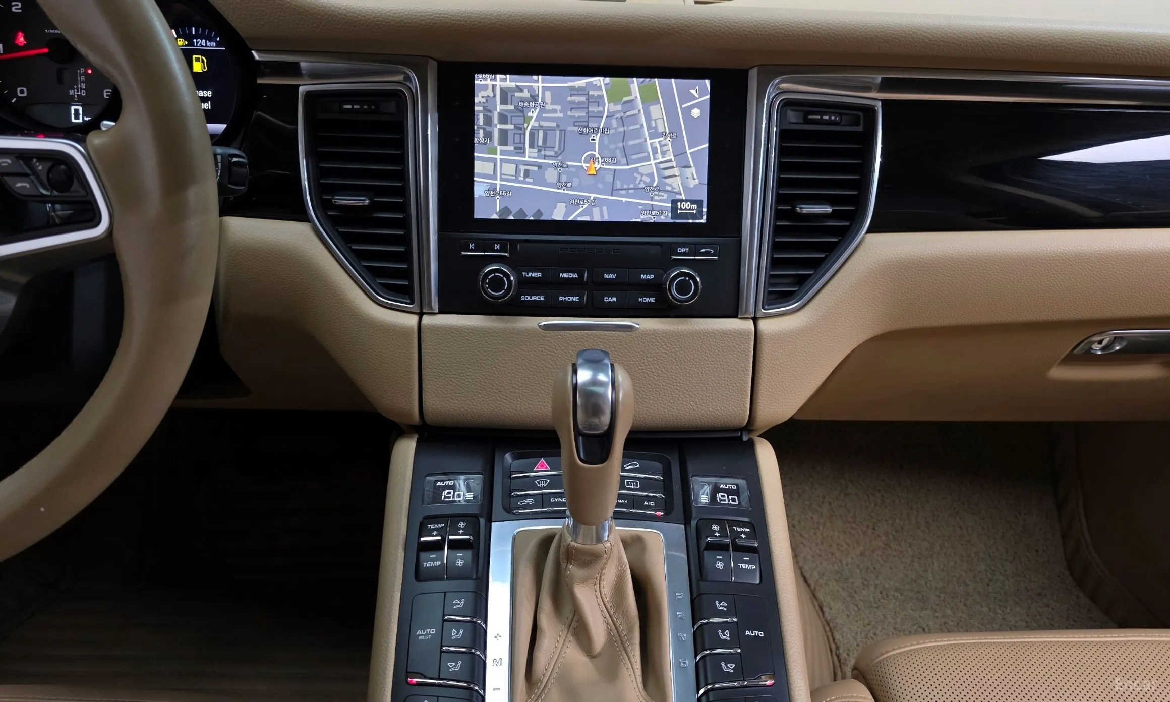 Porsche Macan превью 13