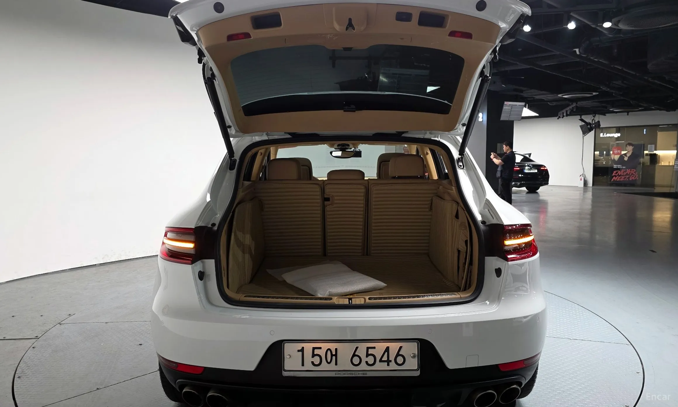 Porsche Macan превью 20