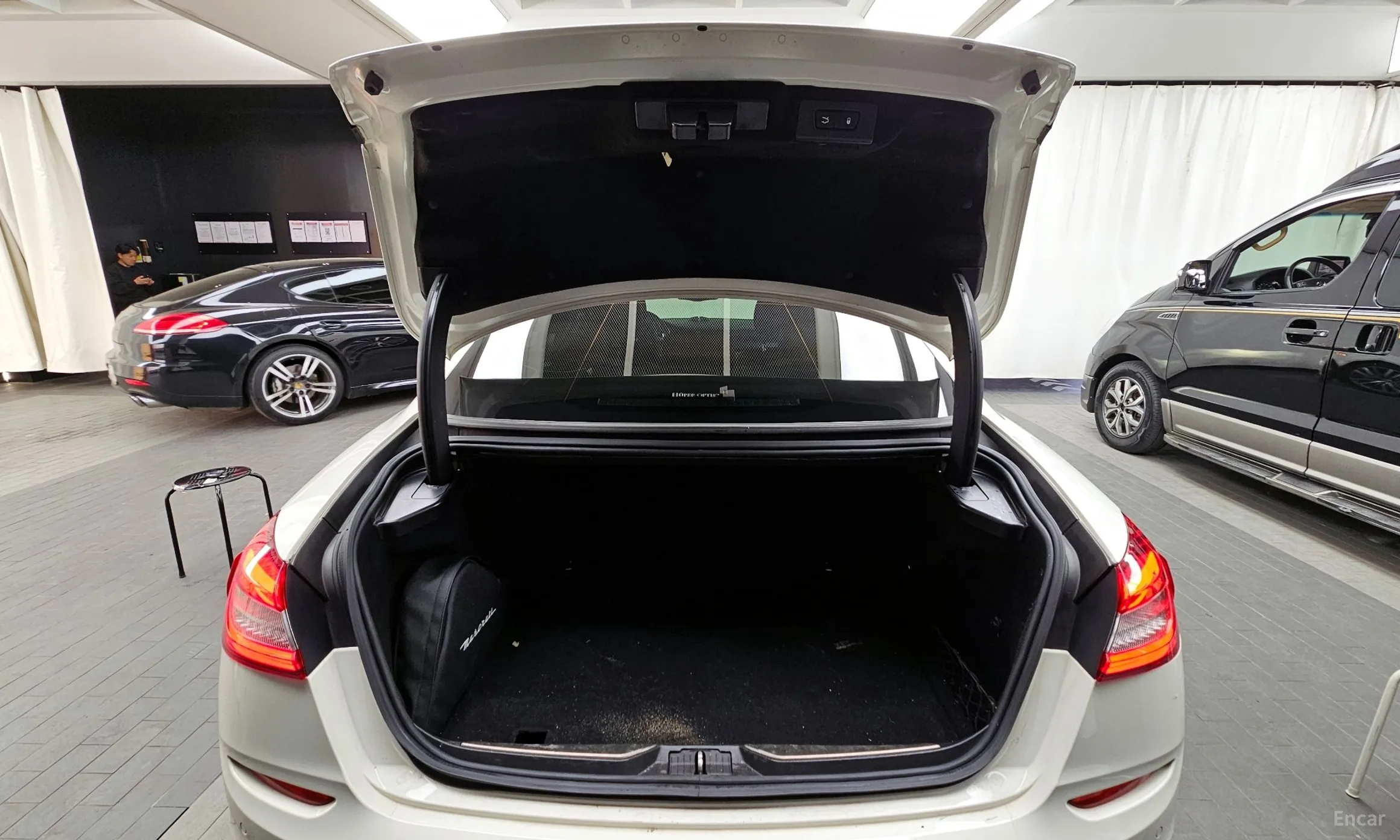 Maserati Quattroporte превью 20