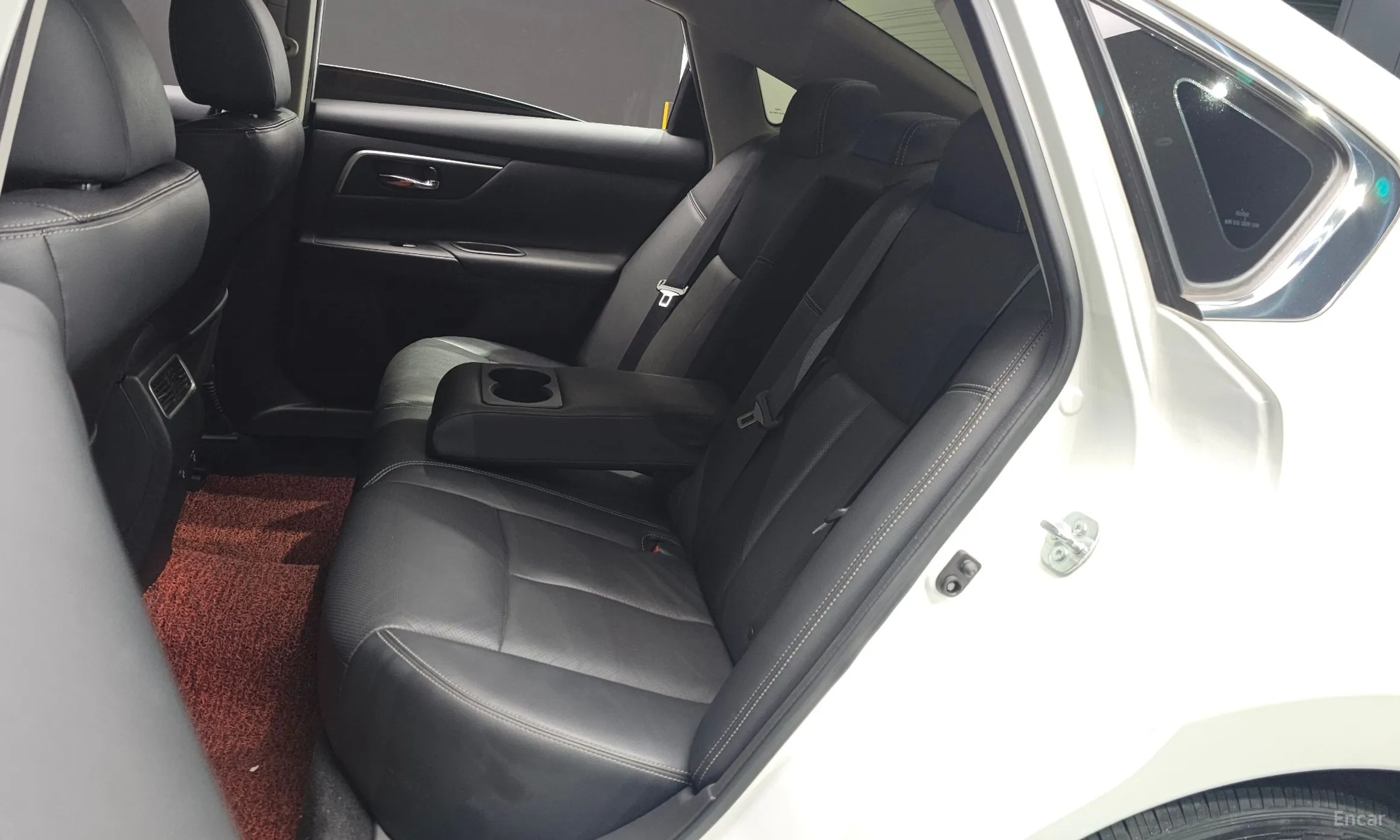 Nissan Altima превью 12