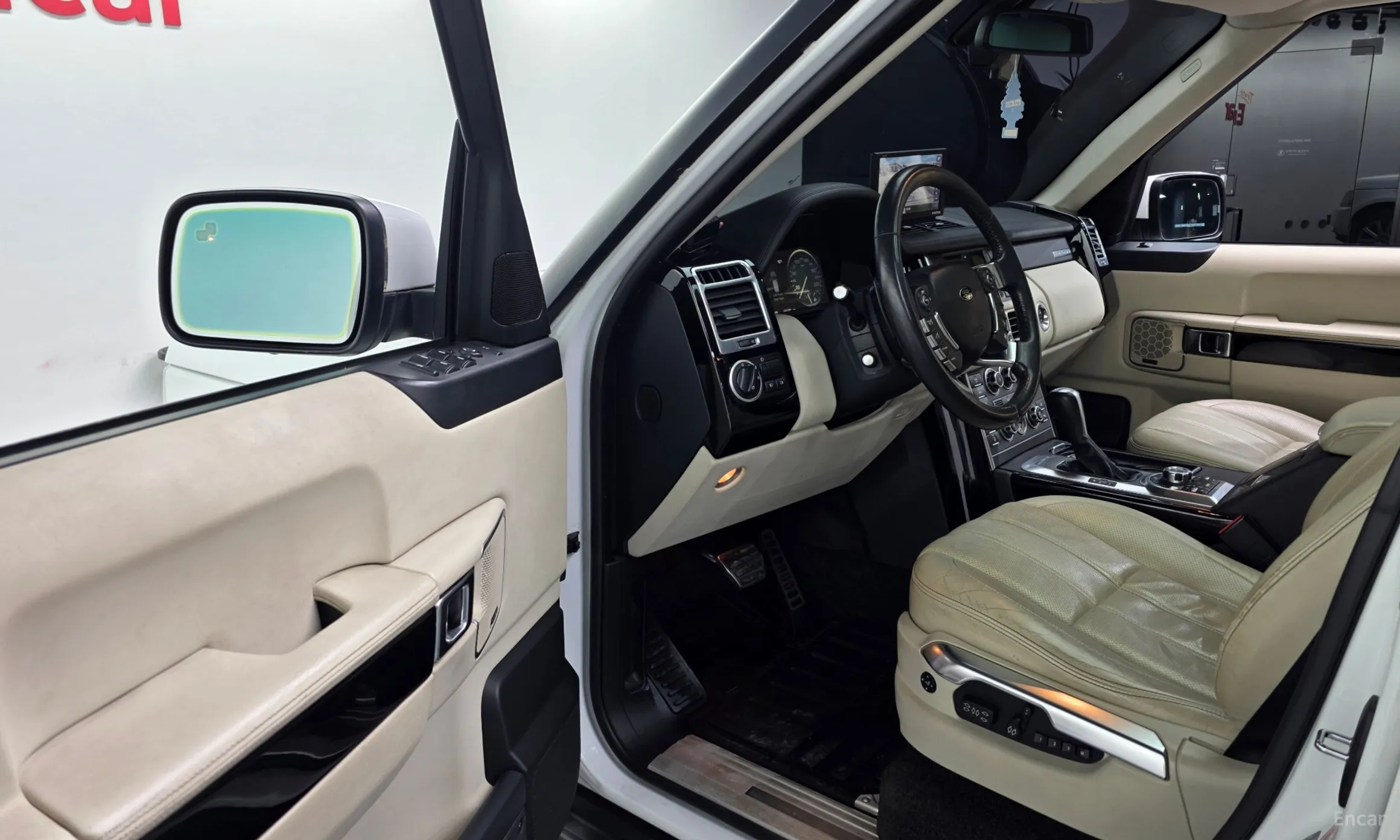 Land Rover Range Rover превью 10