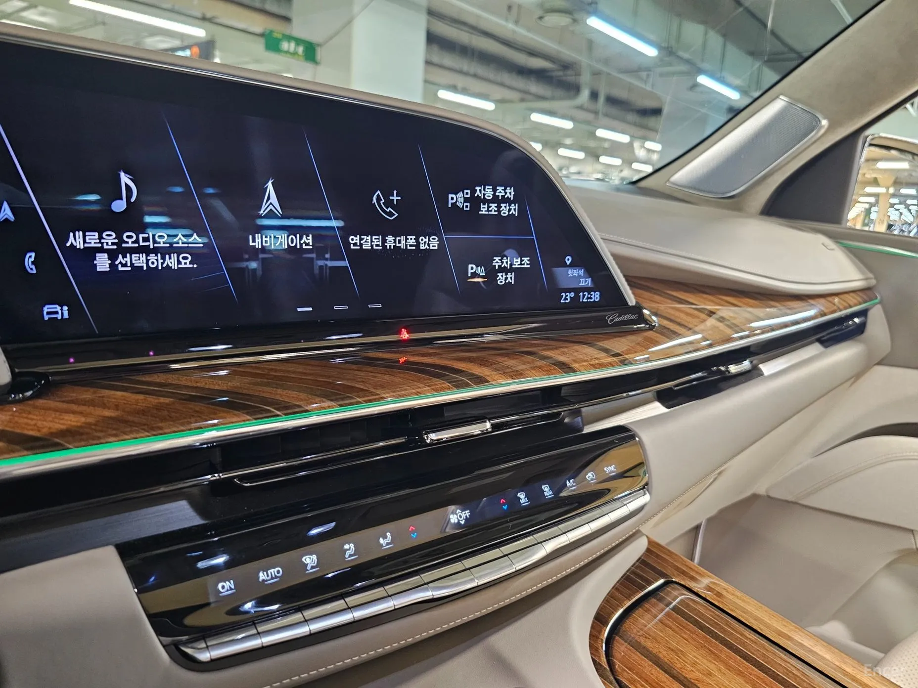 Cadillac Escalade 5th Generation превью 17