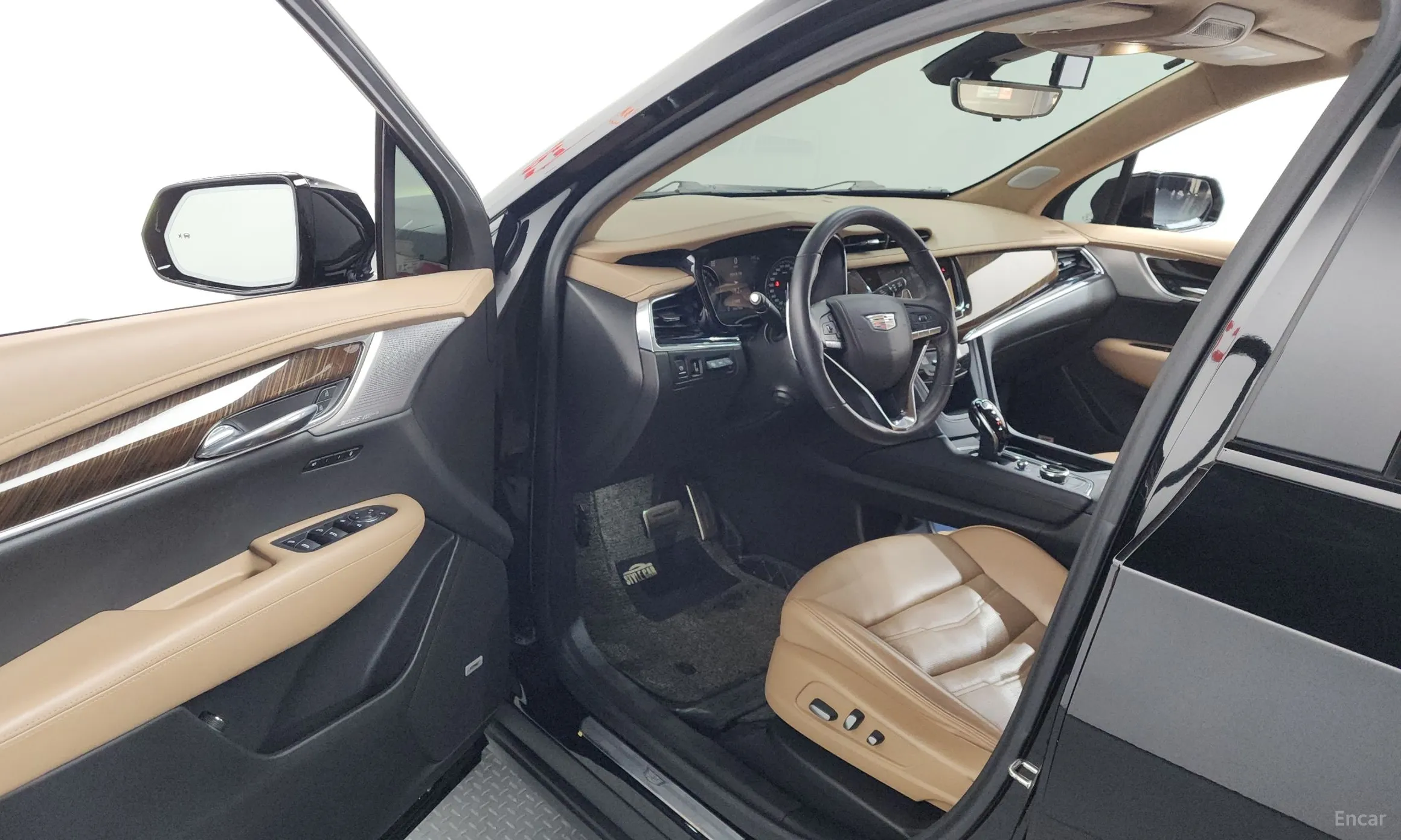 Cadillac XT6 превью 10