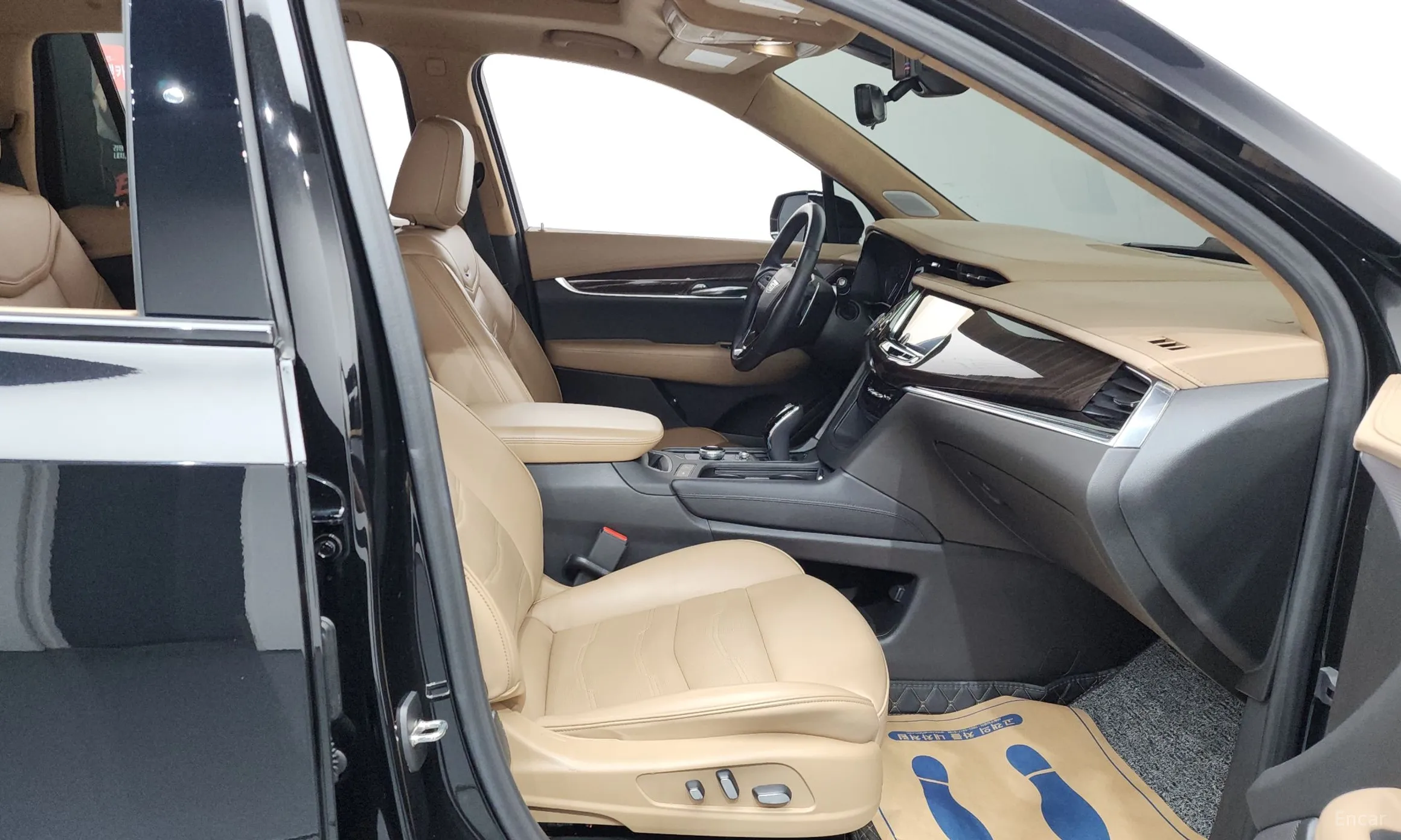 Cadillac XT6 превью 11