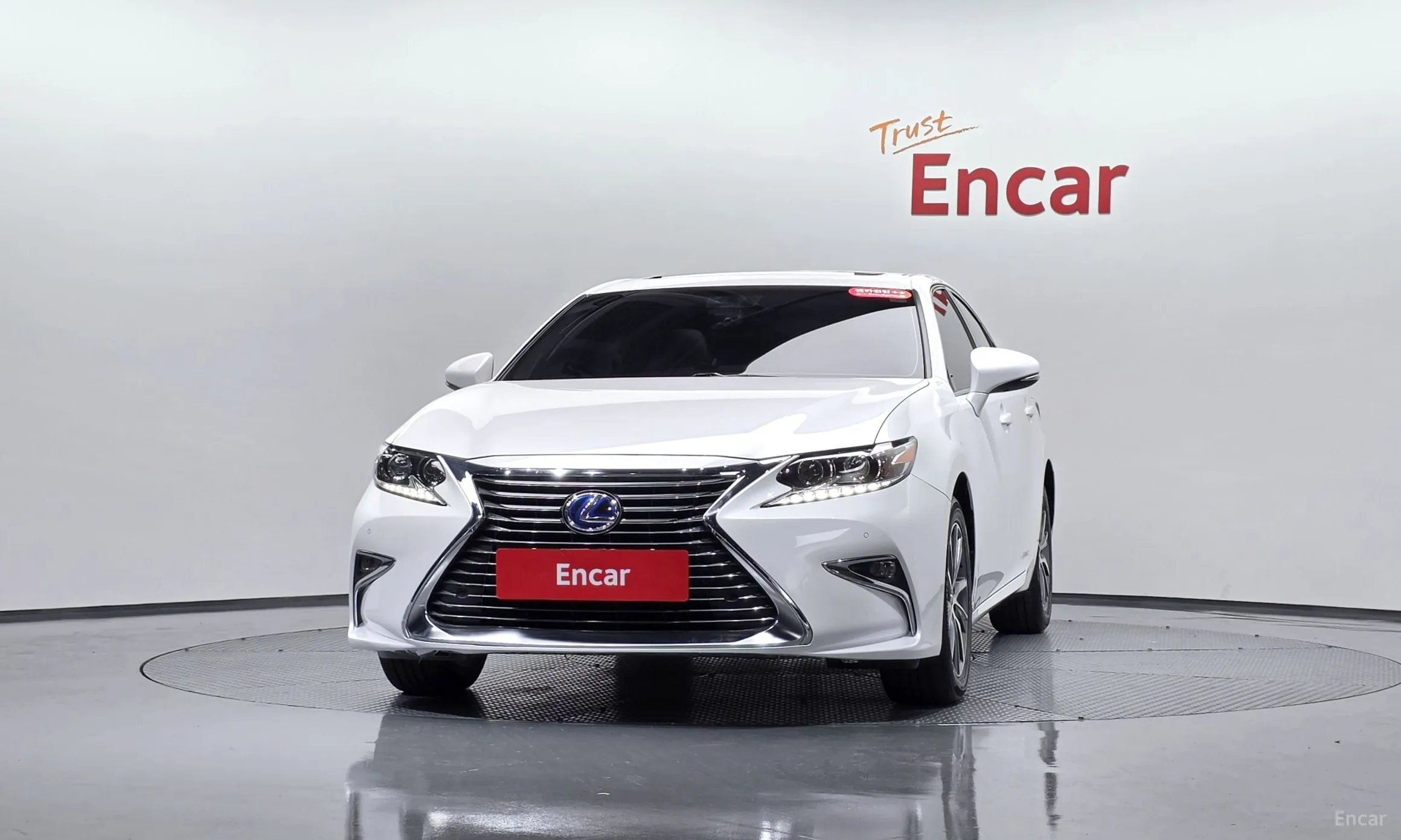 Lexus New ES300h превью 3