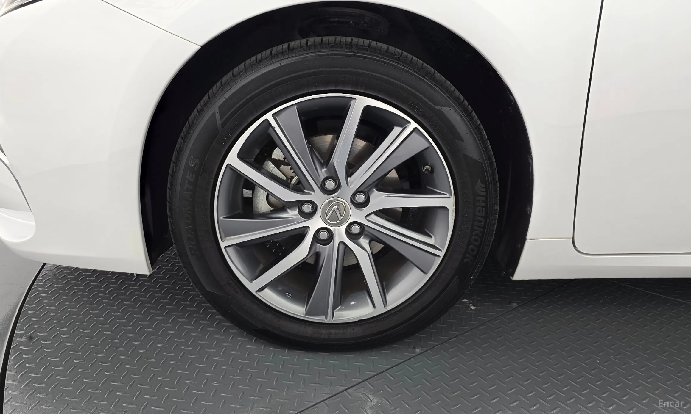Lexus New ES300h превью 5
