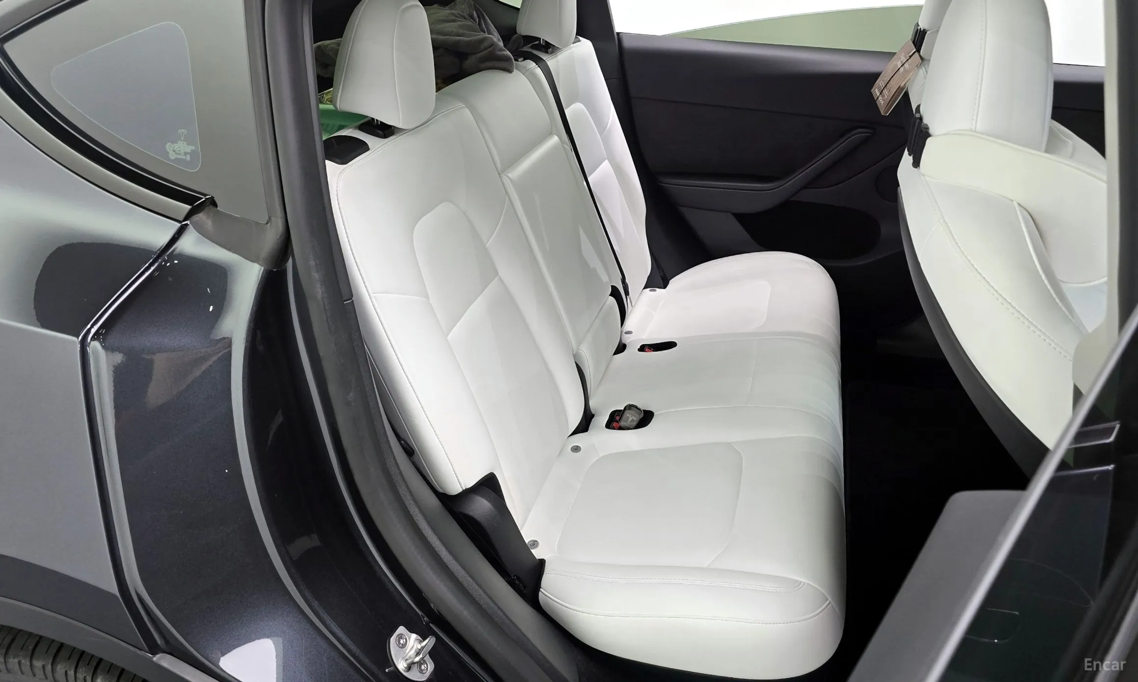 Tesla Model Y превью 12