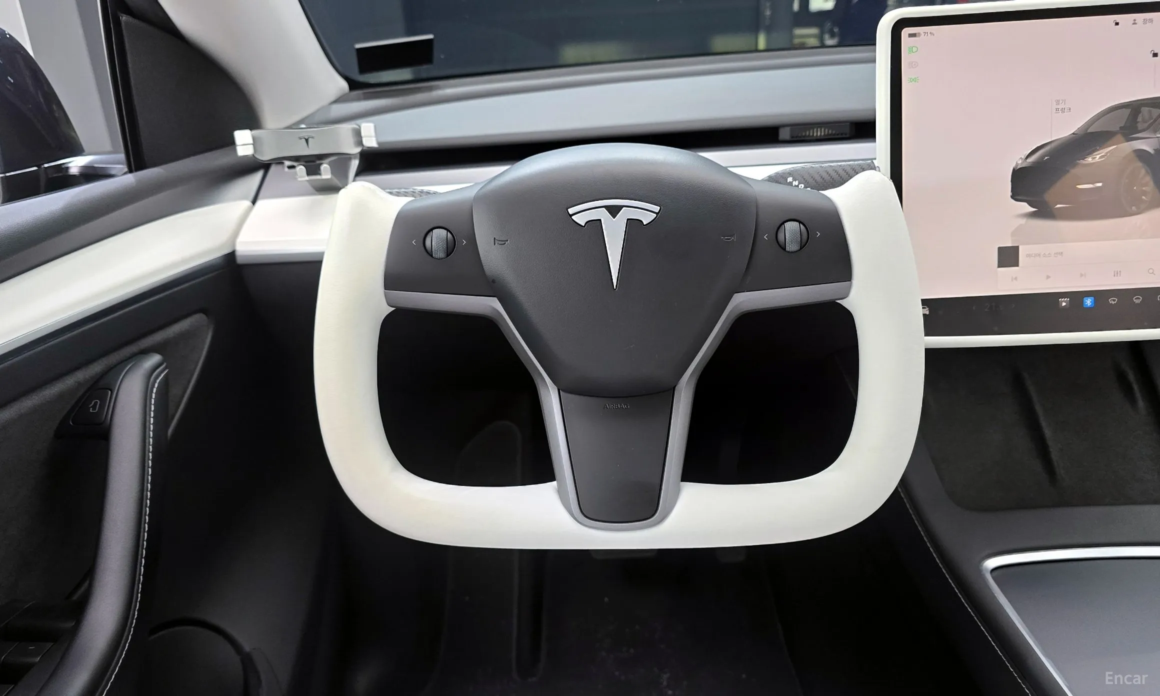 Tesla Model Y превью 13
