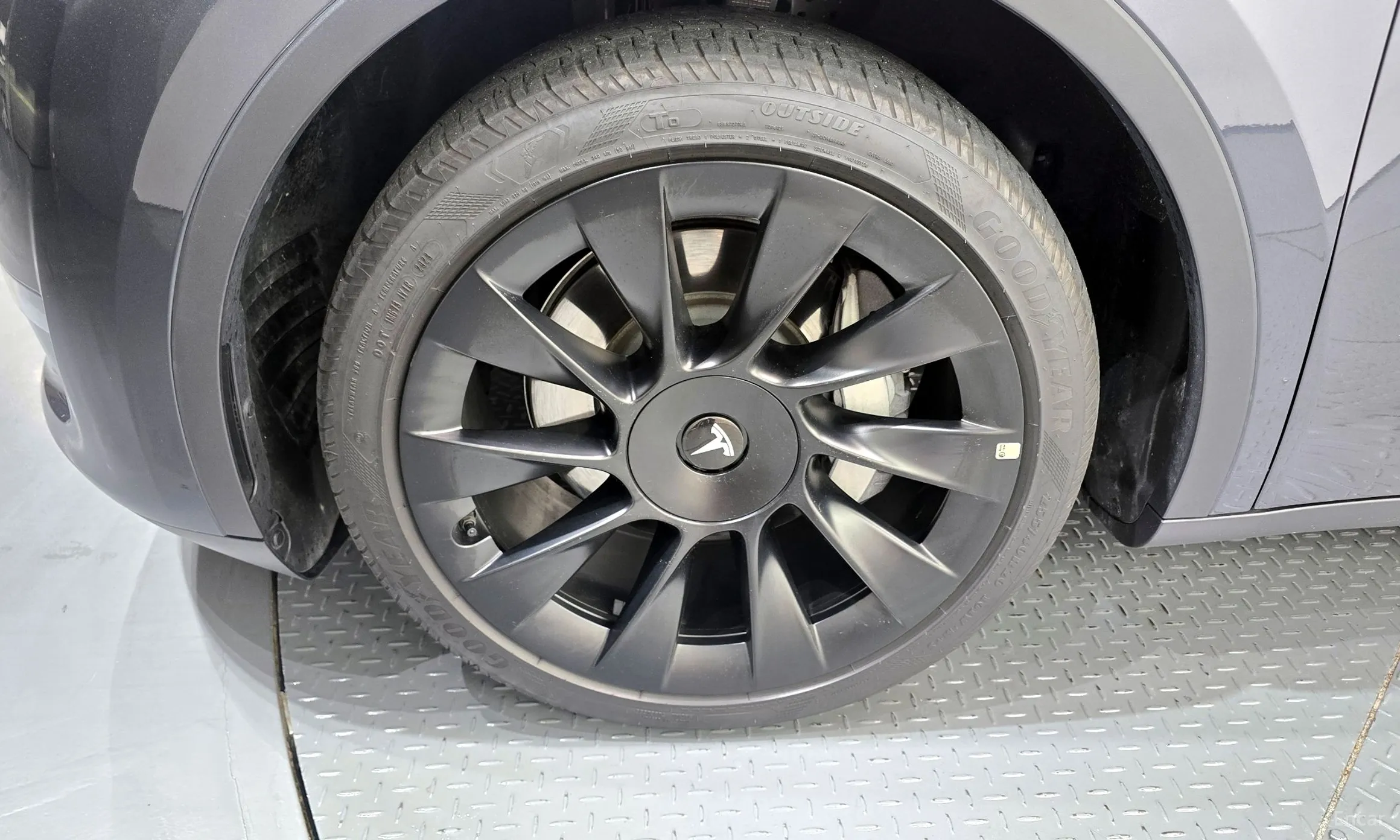 Tesla Model Y превью 5
